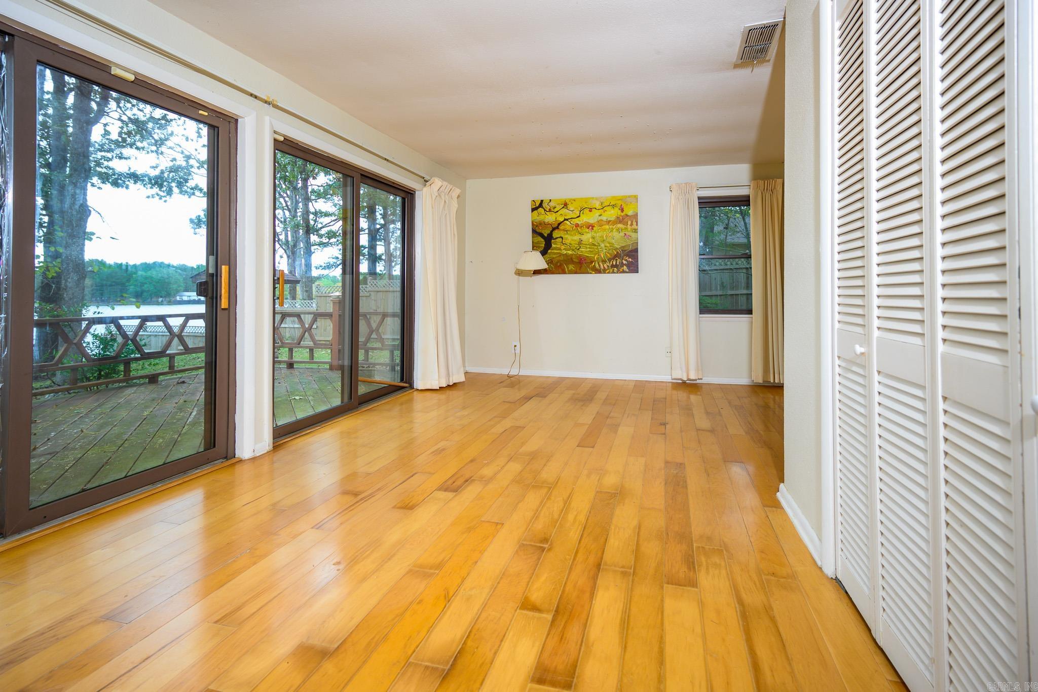 Lake Mena - Residential