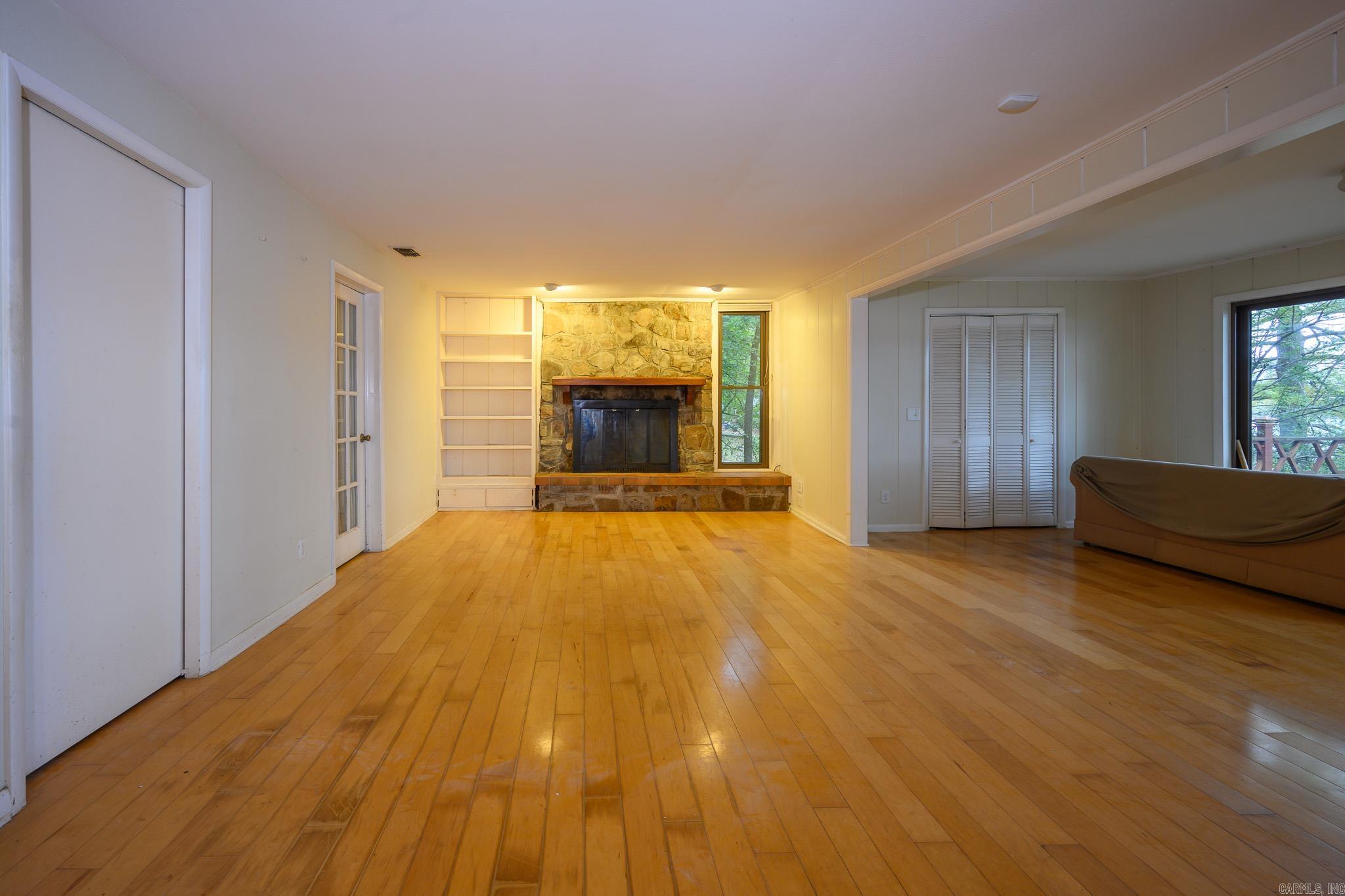 Lake Mena - Residential