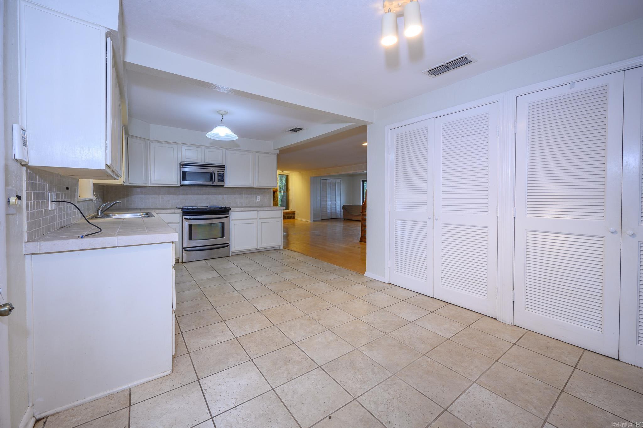 Lake Mena - Residential