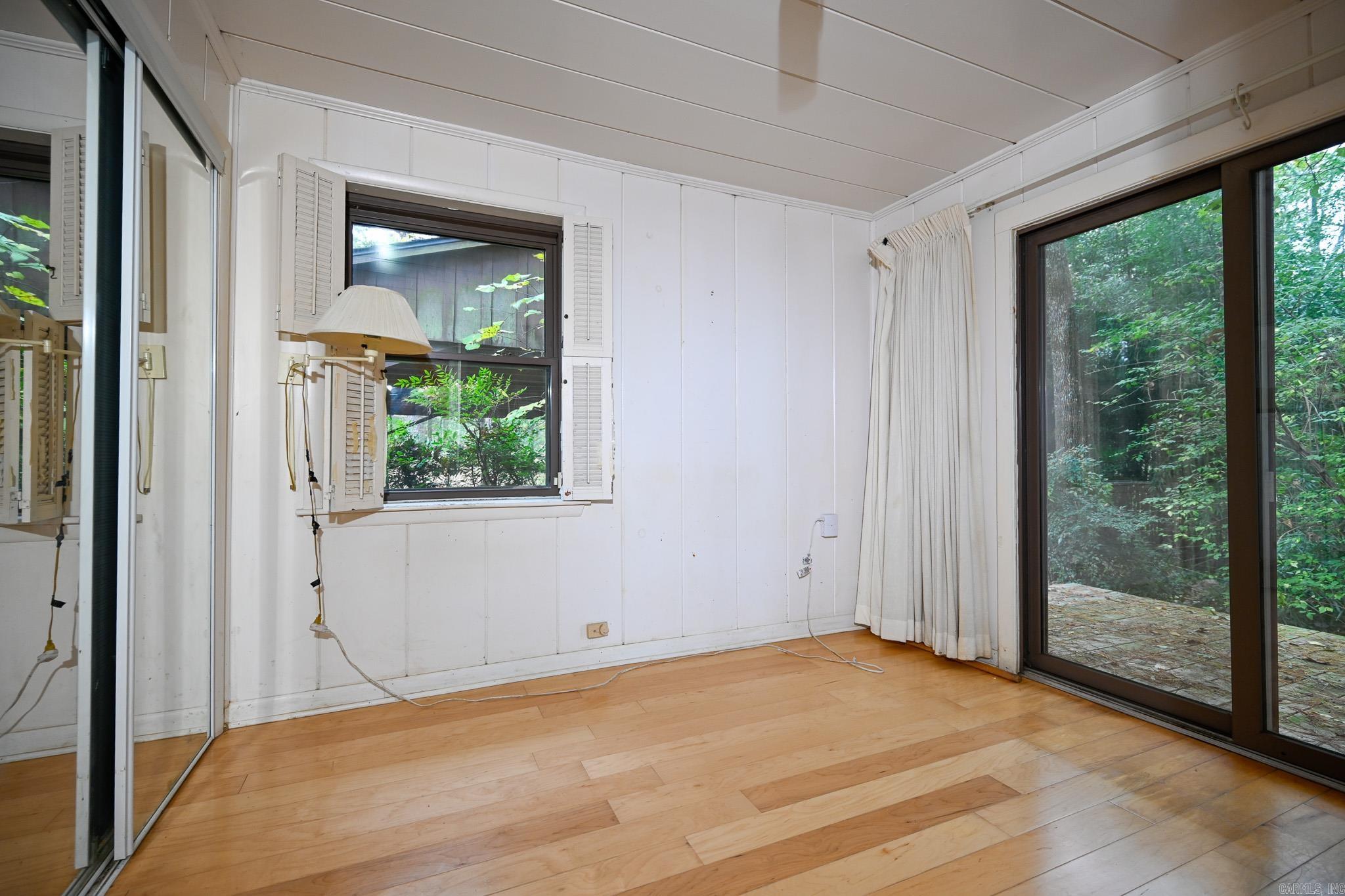 Lake Mena - Residential