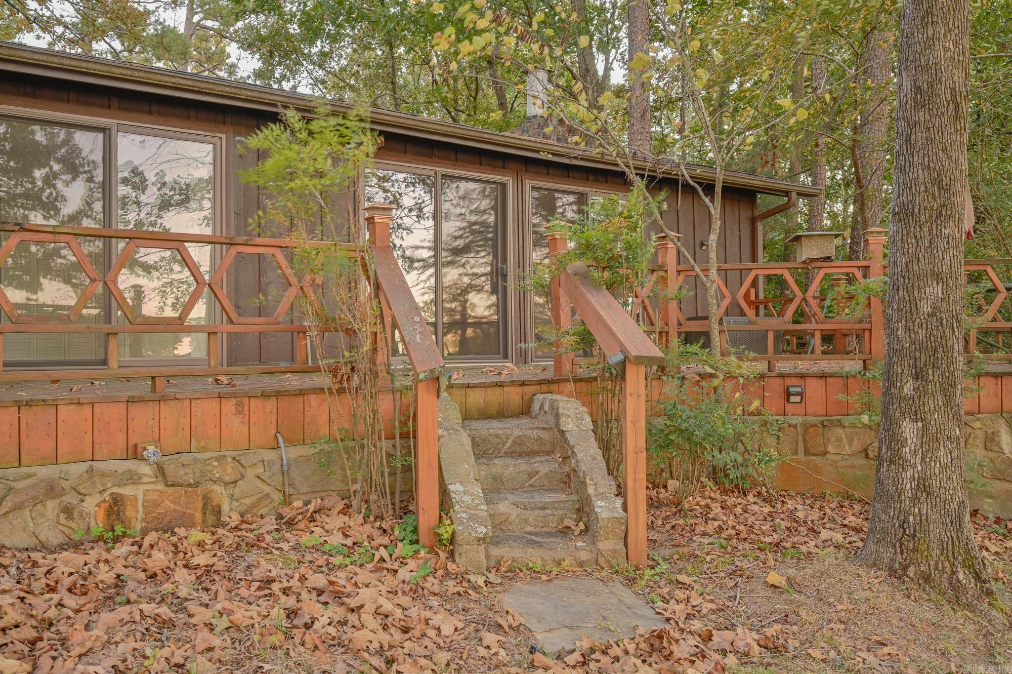 Lake Mena - Residential