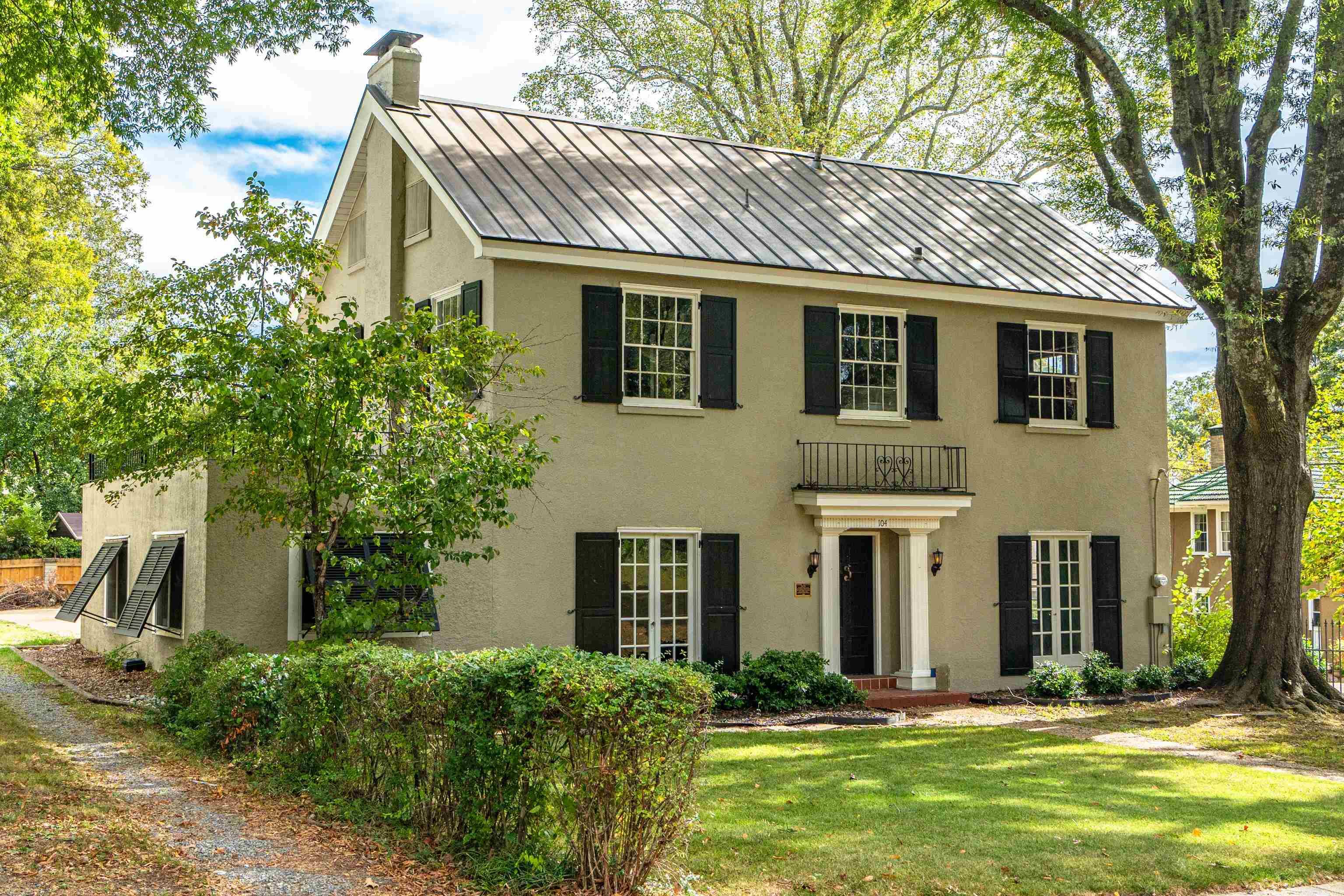 HISTORIC DISTRICT BEAUTY!!! Don't miss out on your chance to own a part of history! This home is located between Prospect and Quapaw downtown Hot Springs. With 3 bedroom, 3 bathrooms and a bonus room, you will have all the room you need for your family and for entertaining. The private backyard and off street parking are ready for you! Freshly remodeled and you can just move in and start enjoying this gorgeous home and amazing neighborhood. ***This property DOES HAVE A TRANSFERABLE, SHORT TERM RENTAL PERMIT.