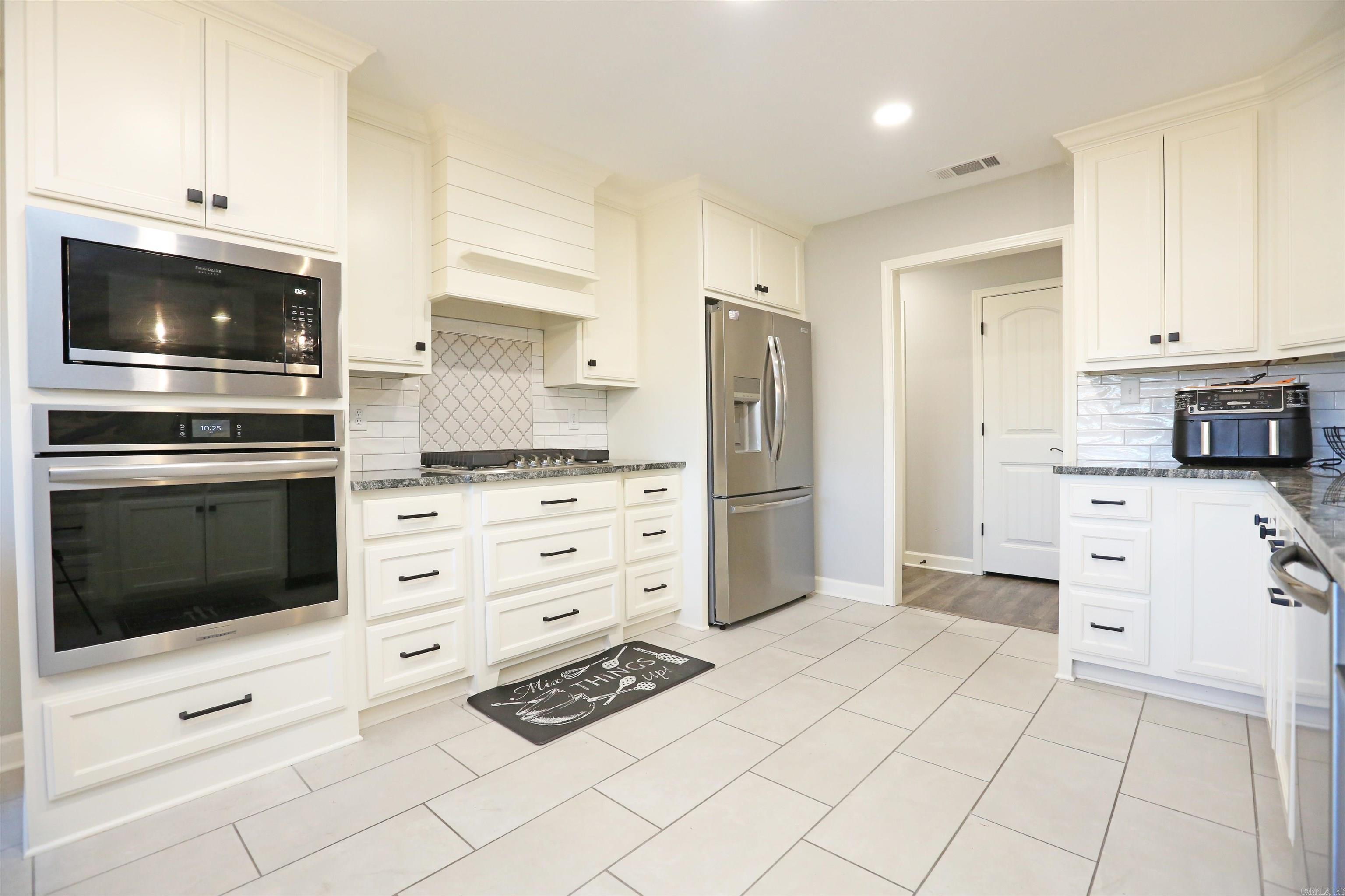 JAXON TERRACE - Residential