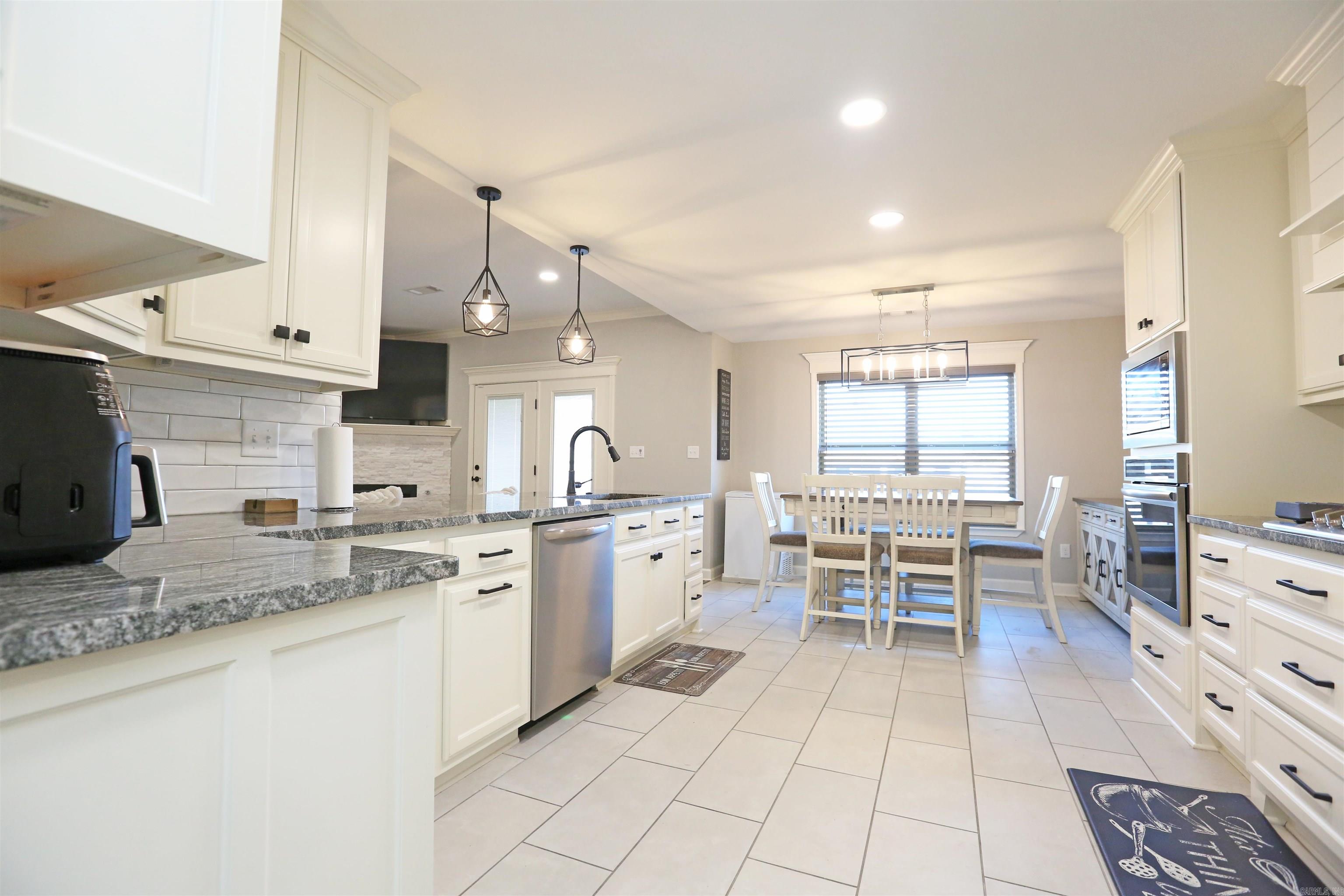 JAXON TERRACE - Residential