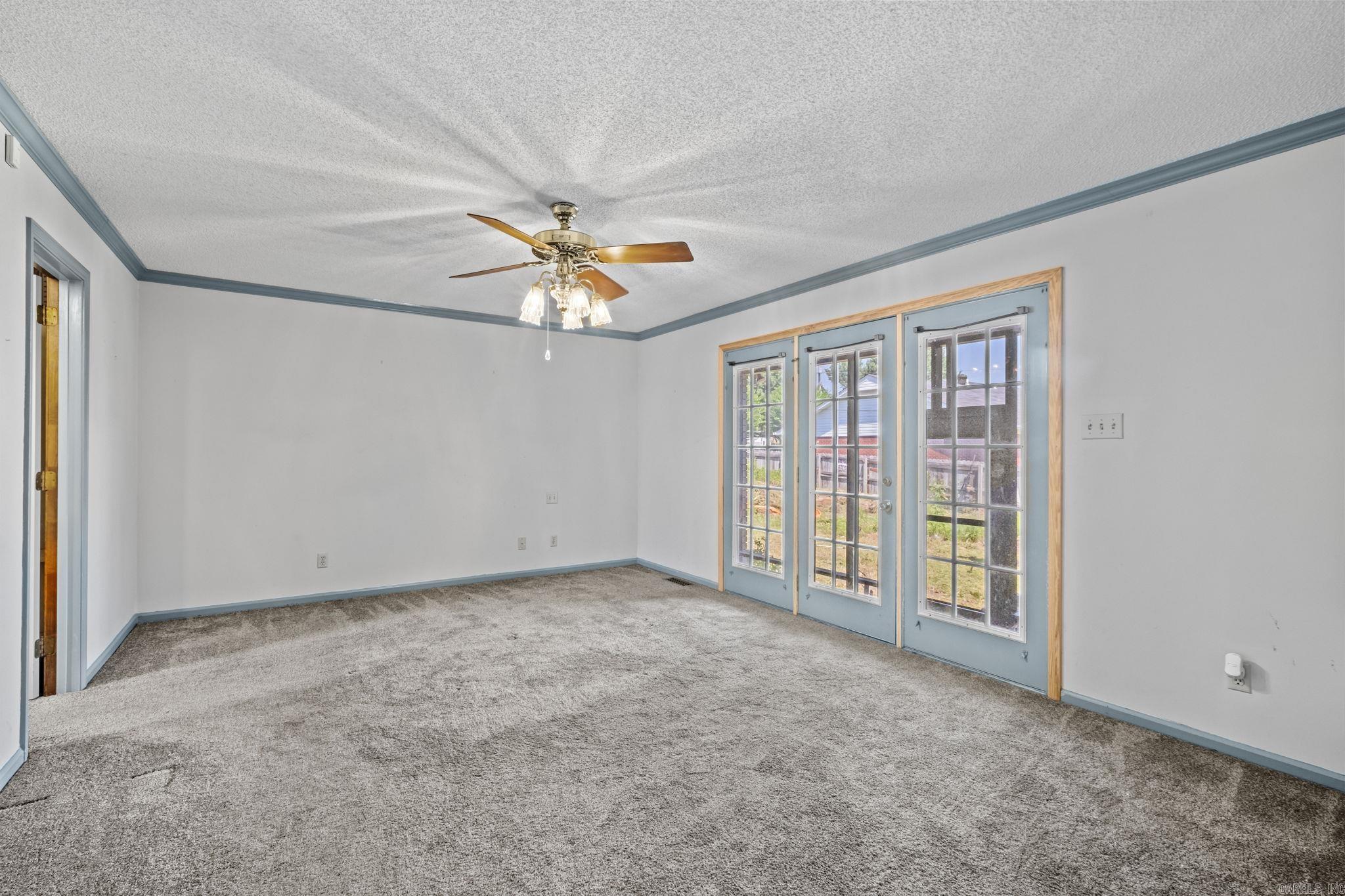 EAST MEADOW - Residential