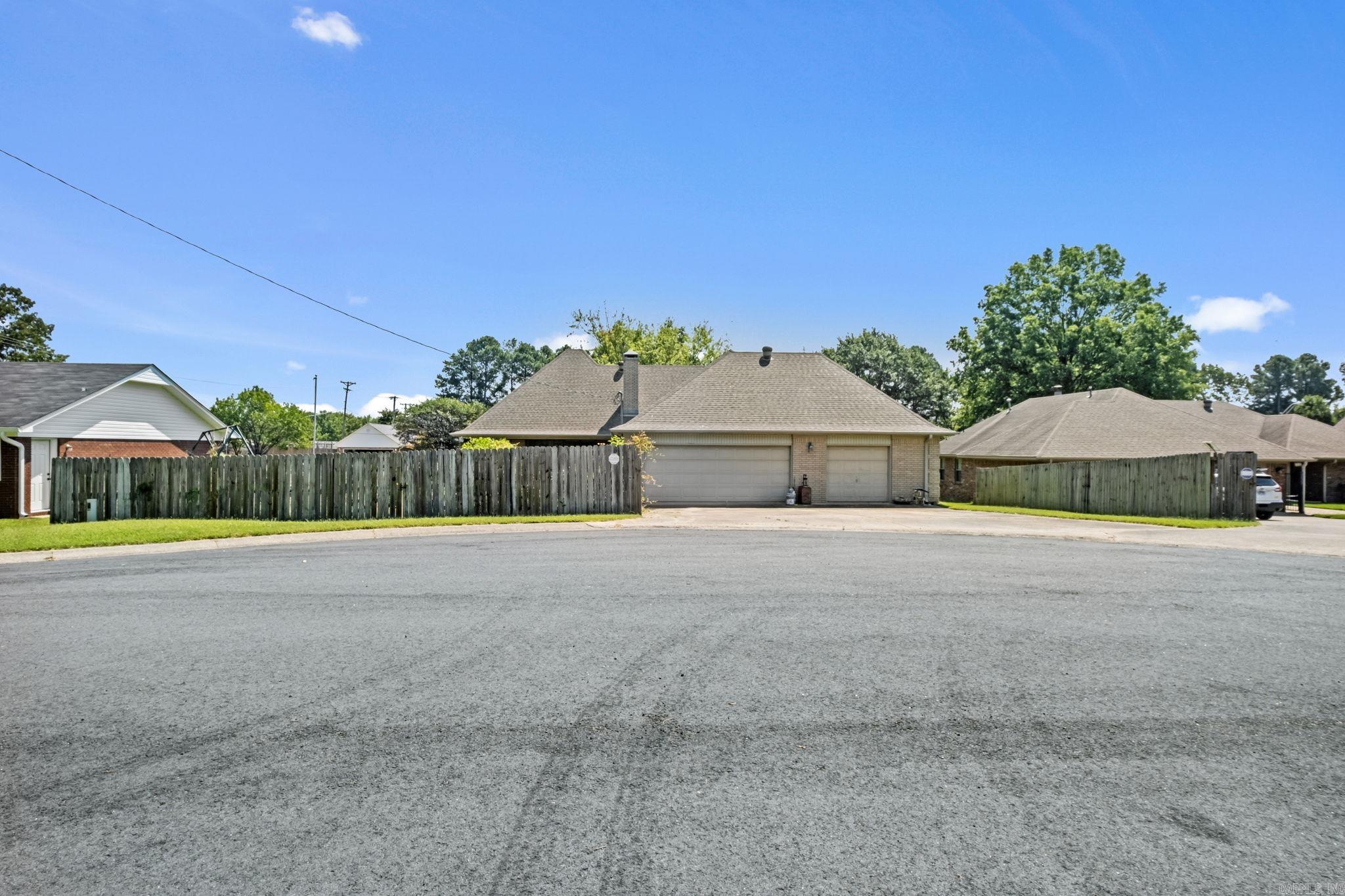 EAST MEADOW - Residential