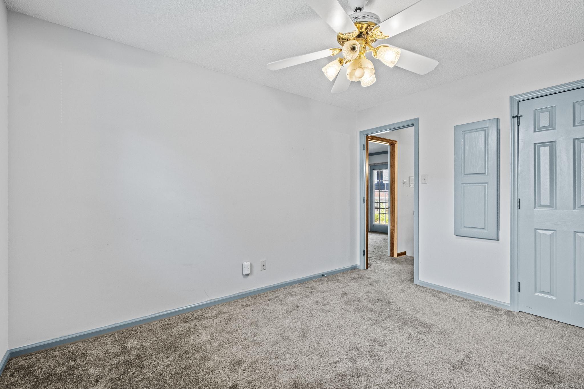 EAST MEADOW - Residential