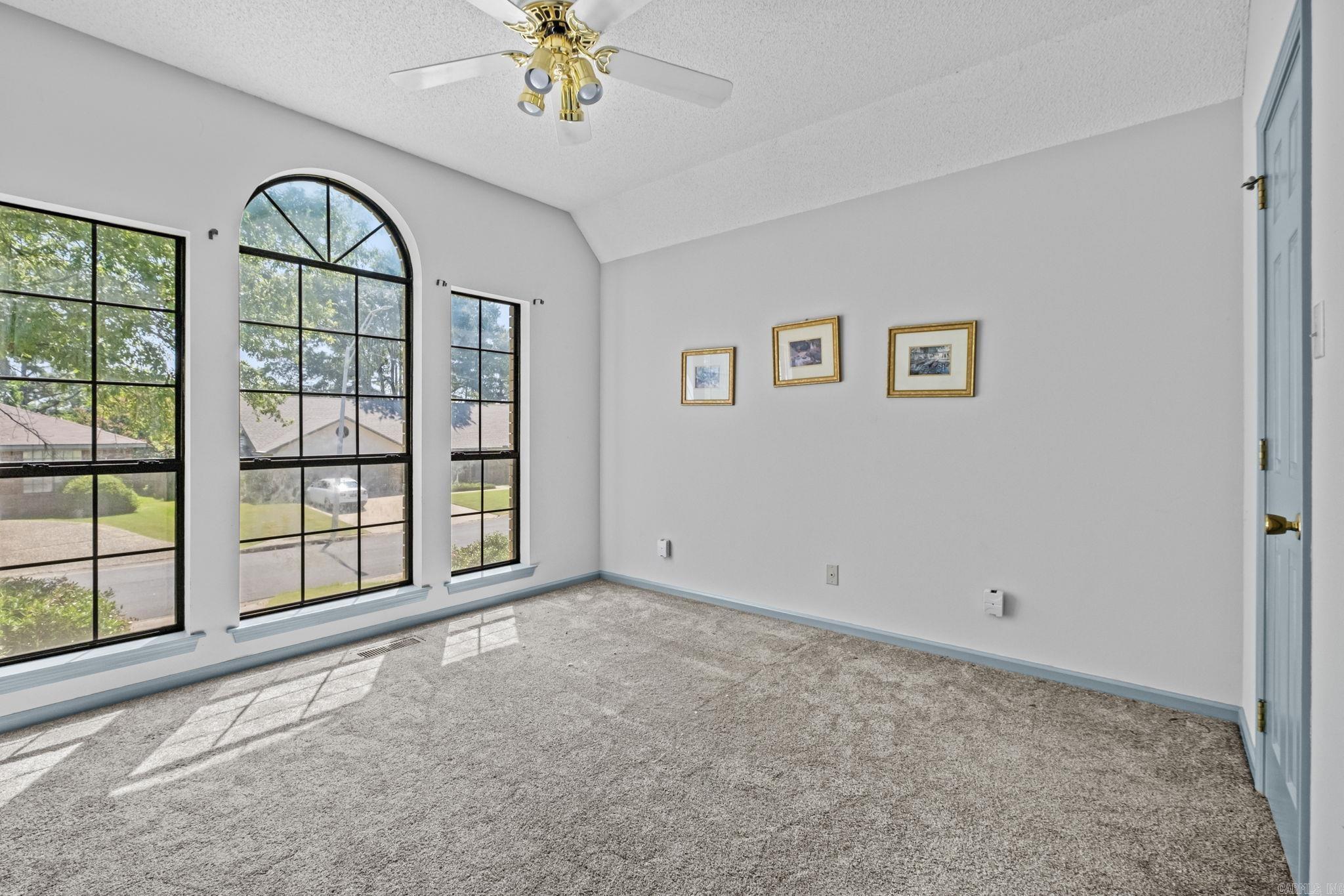 EAST MEADOW - Residential