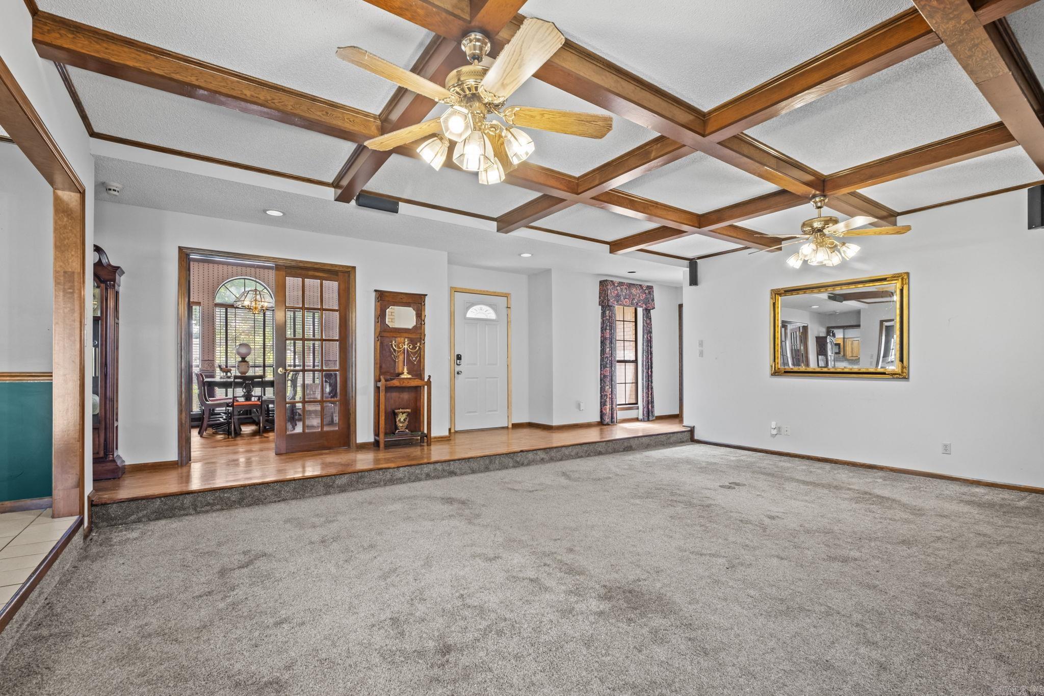 EAST MEADOW - Residential