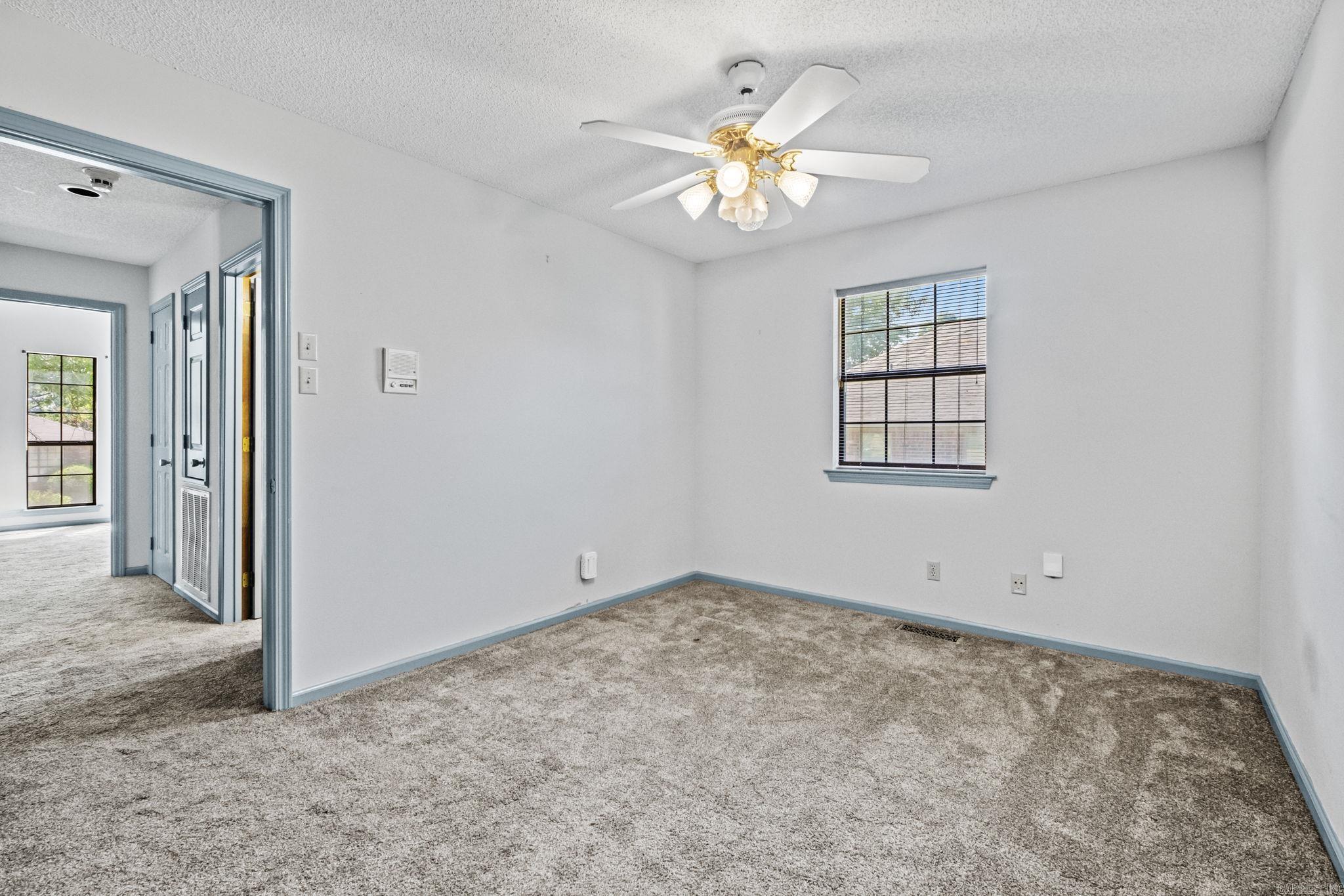 EAST MEADOW - Residential