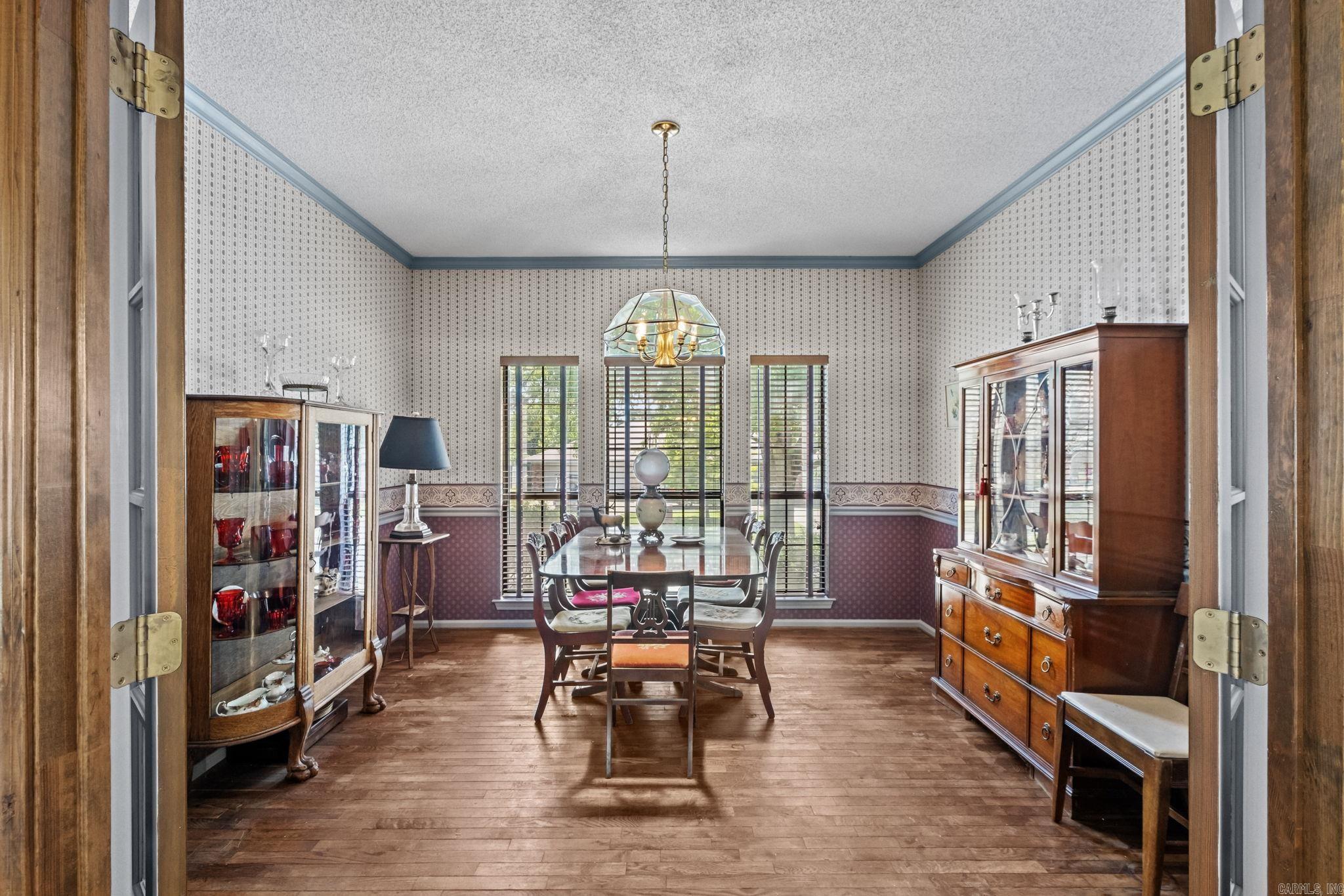 EAST MEADOW - Residential