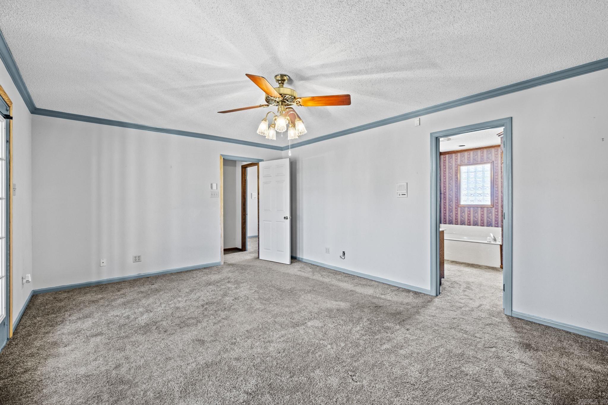 EAST MEADOW - Residential