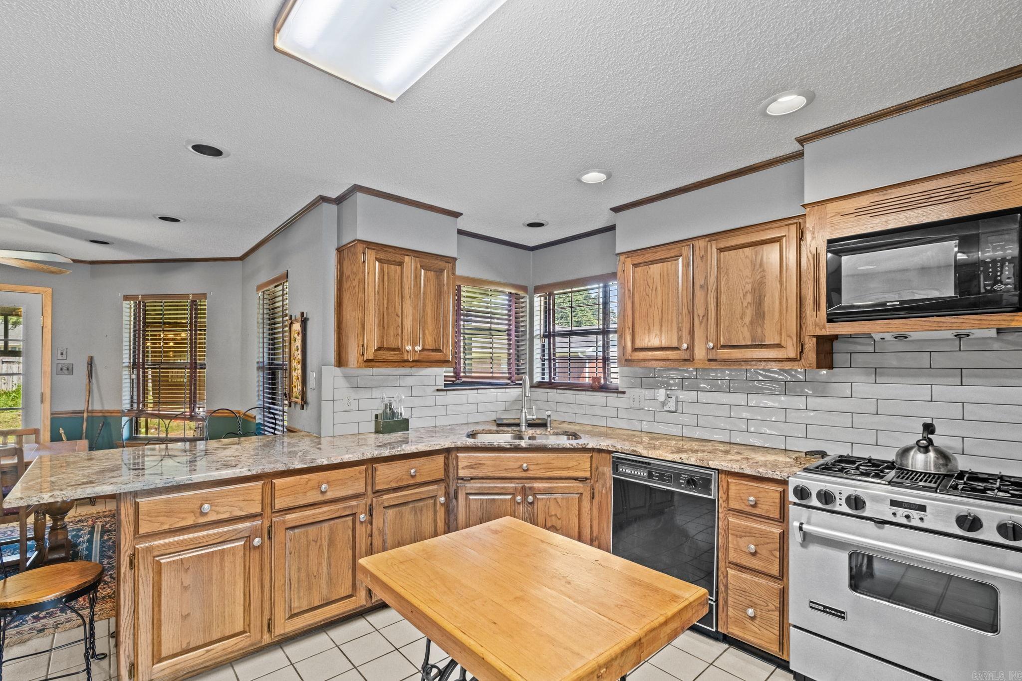 EAST MEADOW - Residential