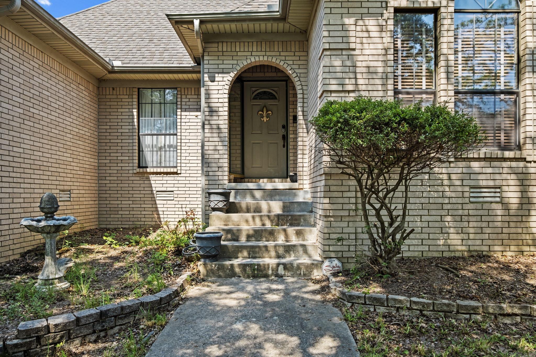 EAST MEADOW - Residential