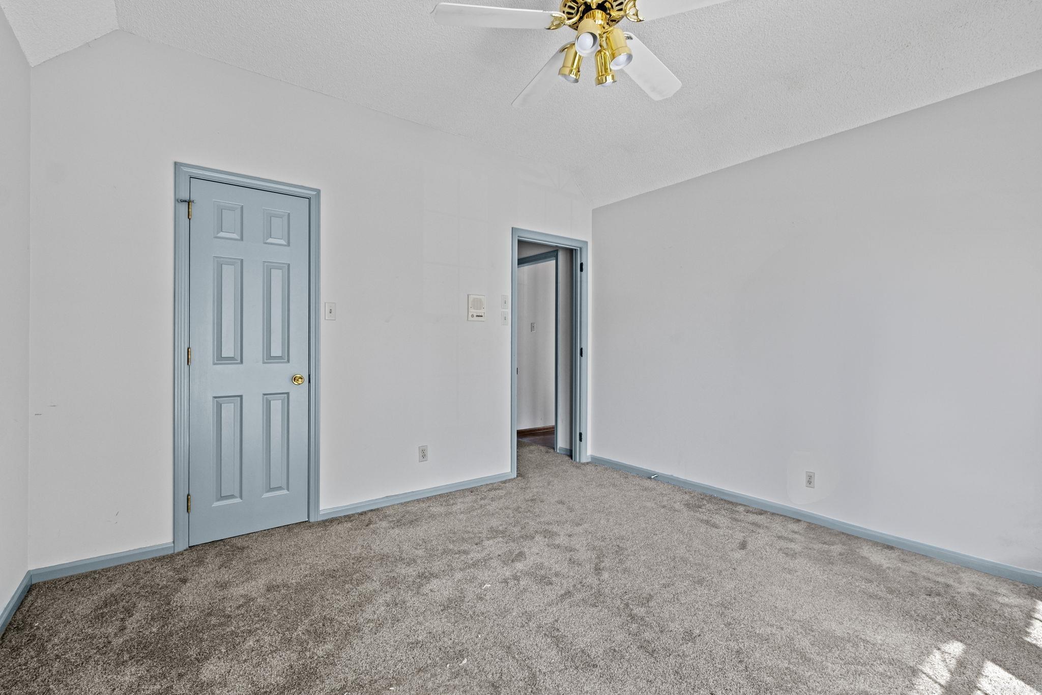 EAST MEADOW - Residential