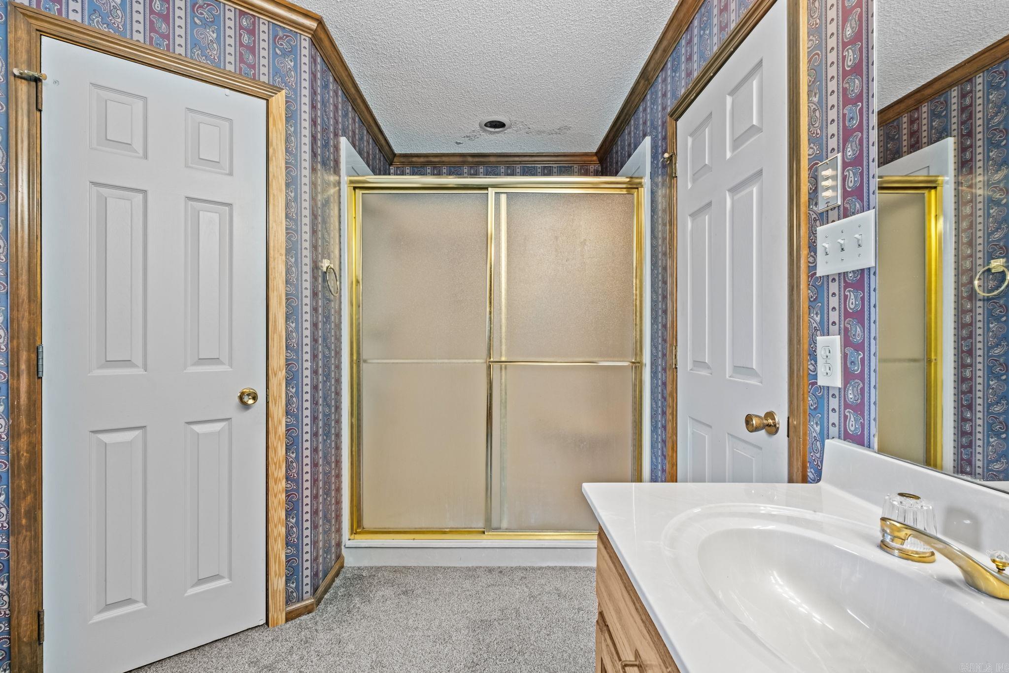 EAST MEADOW - Residential