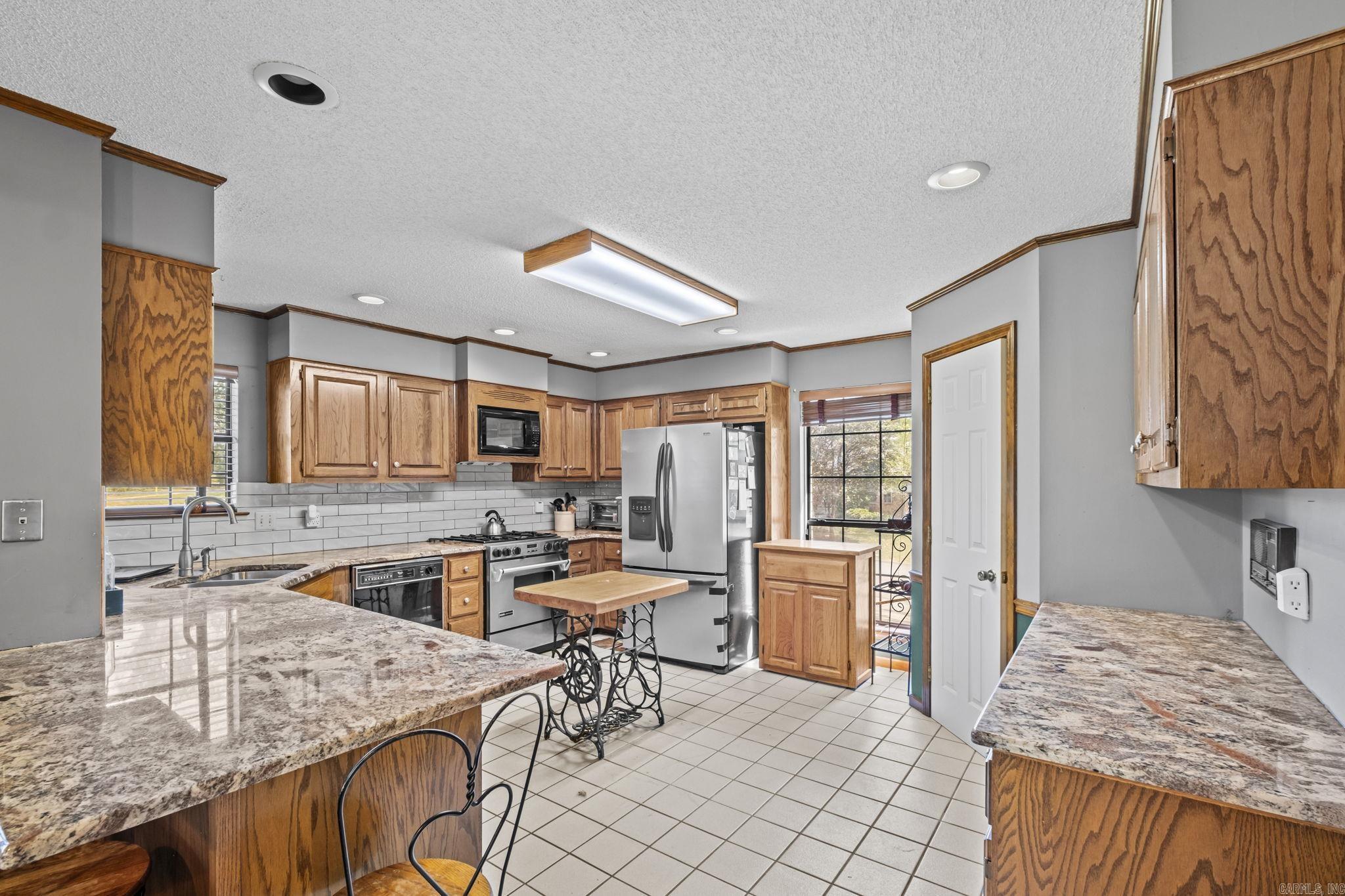 EAST MEADOW - Residential