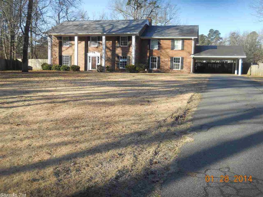 The repairs have been completed. This house looks new with new paint and carpet. Property is included in HomeSteps First Look Initiative, which will expire on 4/6/2014. No investor offers will be reviewed at this time.  PROPERTY GOING TO AUCTION.  ONLINE ACTIVE AUCTION 12/2-12/23 AND POST ONLINE AUCTION 12/23-12/30. GO TO www.auction.com.  See agent remarks.