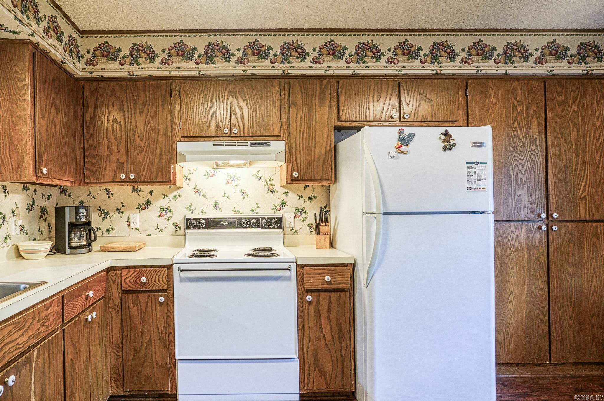 CORTEZ COURTS - Residential