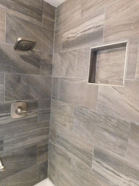 ARROW HEAD MANOR - Residential