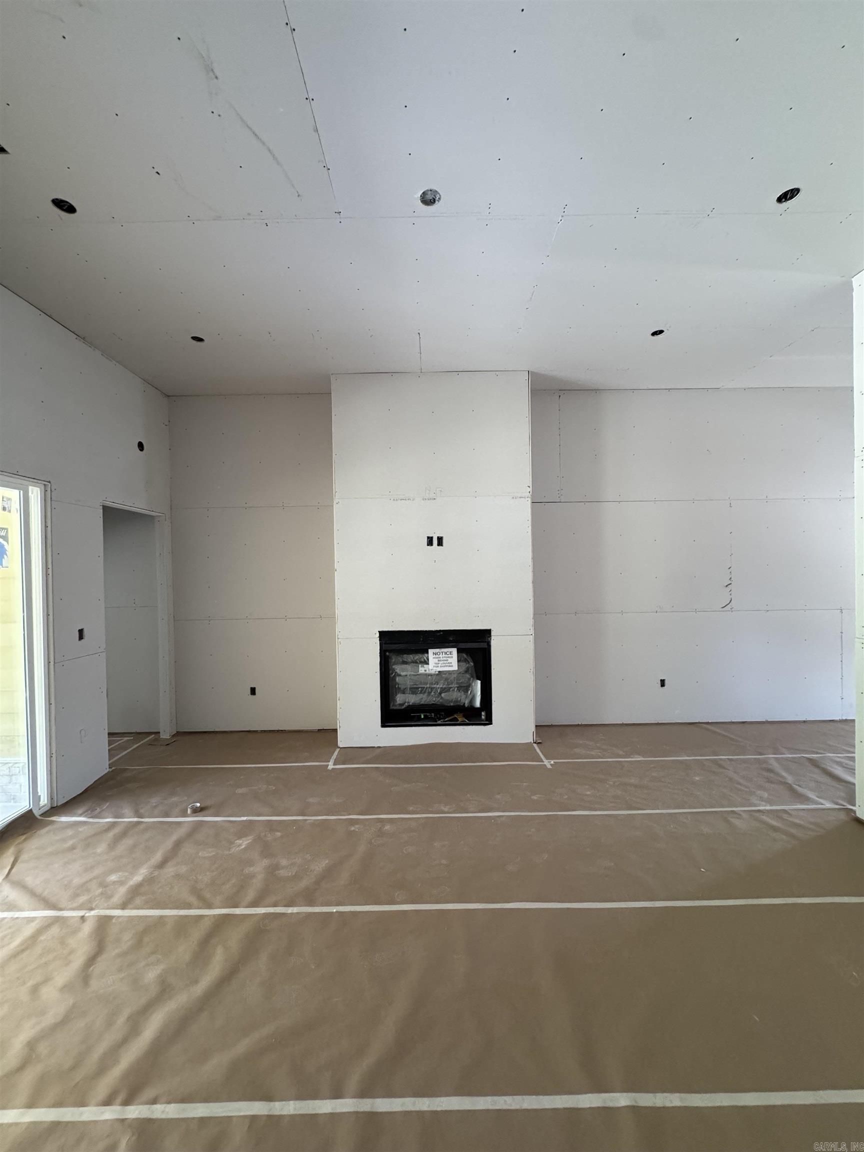MIDTOWN BRYANT - Residential