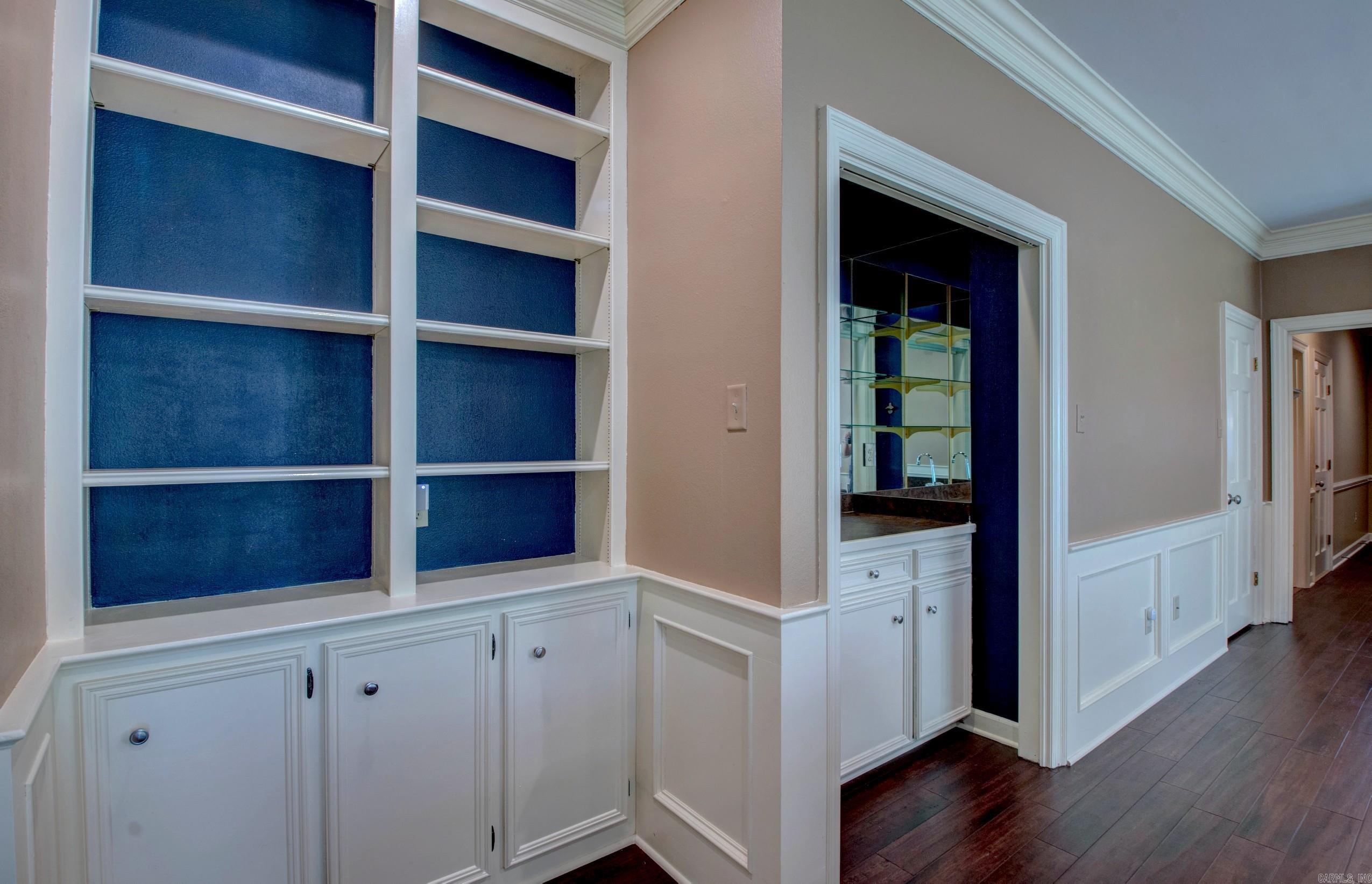 PLEASANT VALLEY MANOR - Residential