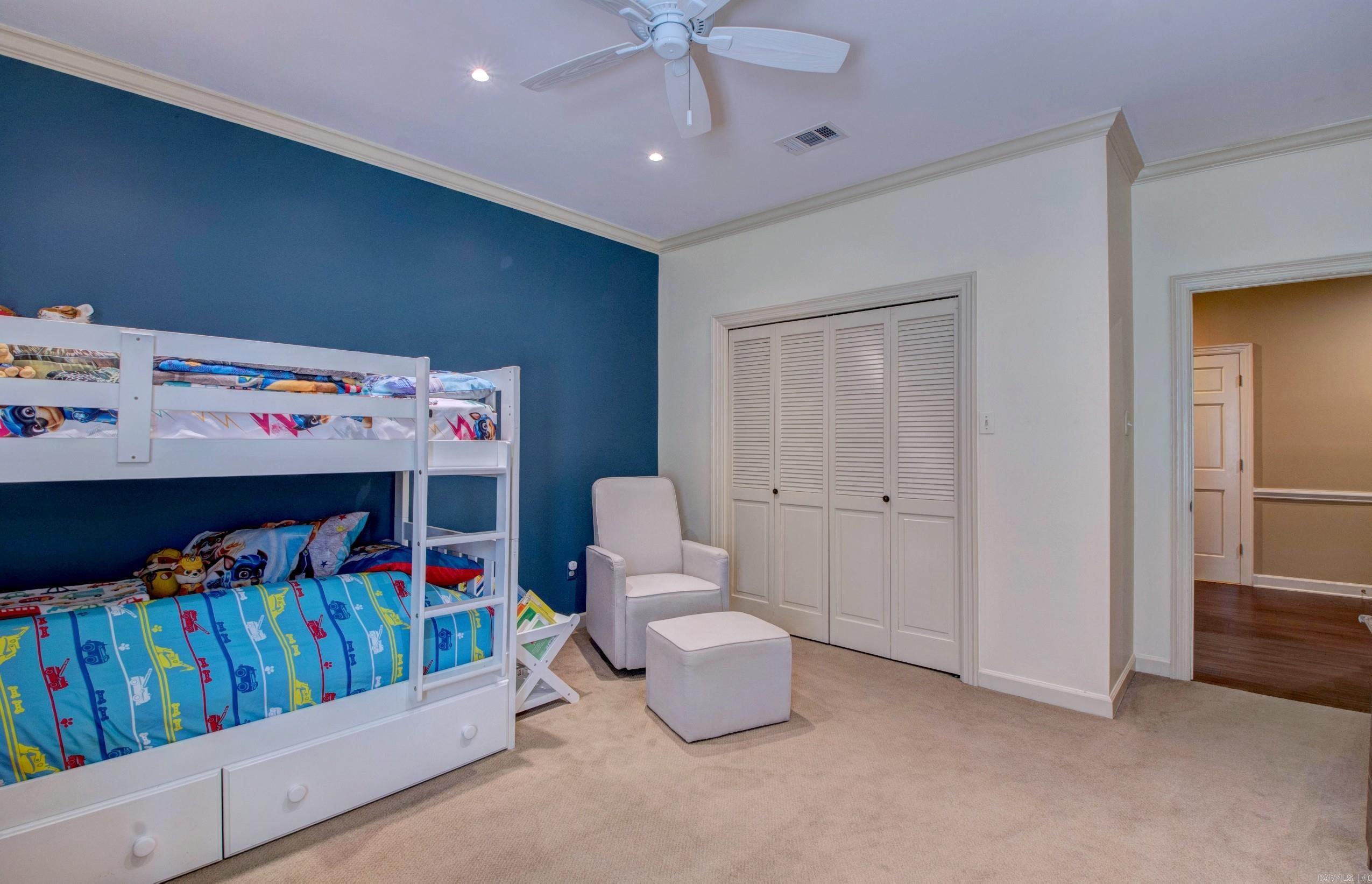 PLEASANT VALLEY MANOR - Residential