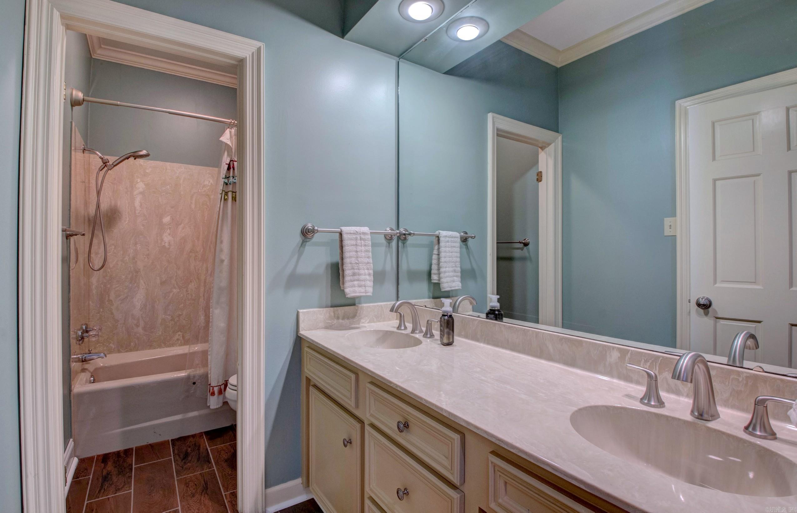 PLEASANT VALLEY MANOR - Residential