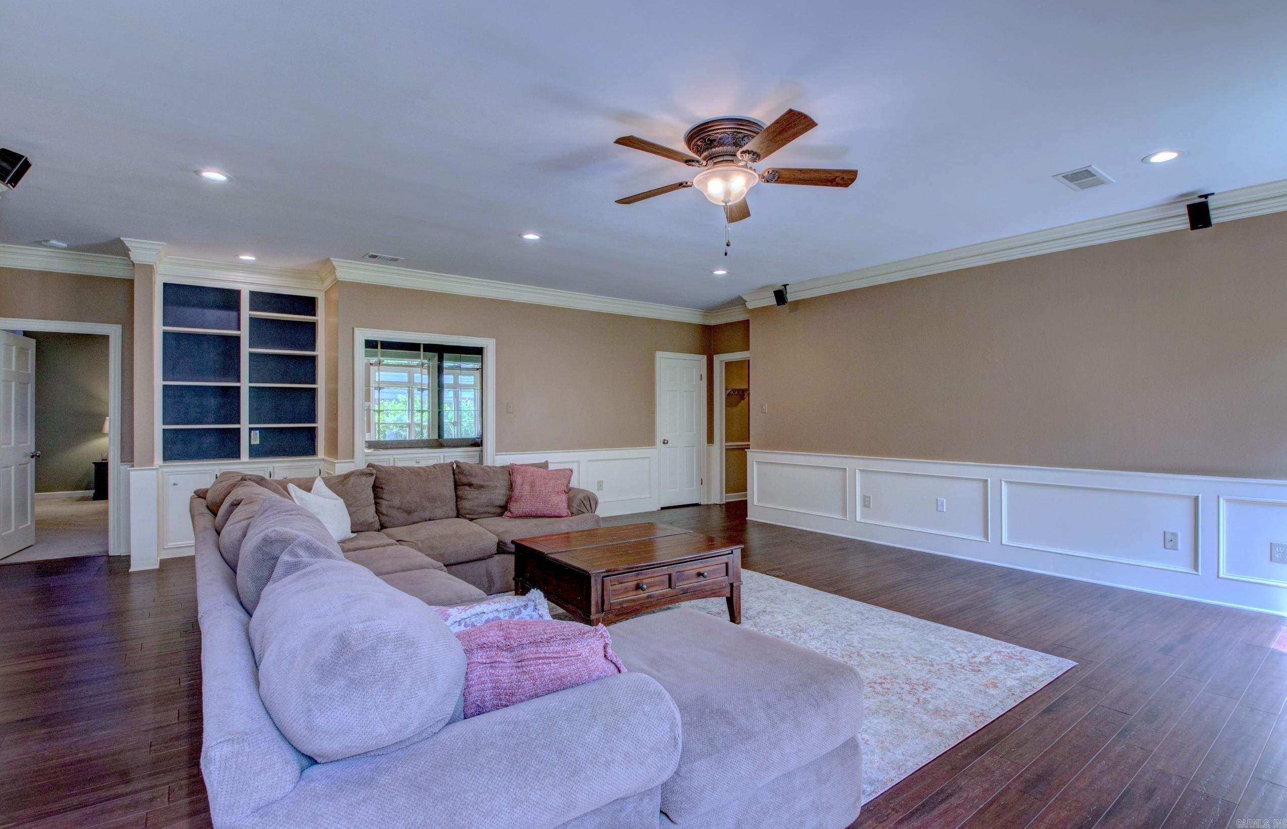 PLEASANT VALLEY MANOR - Residential