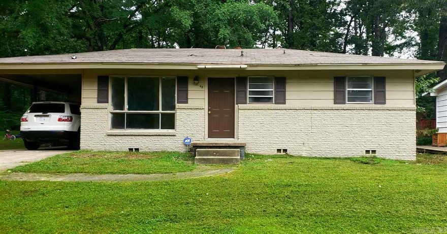 Beautiful Hardwoods with shaded back yard Elem just down the street