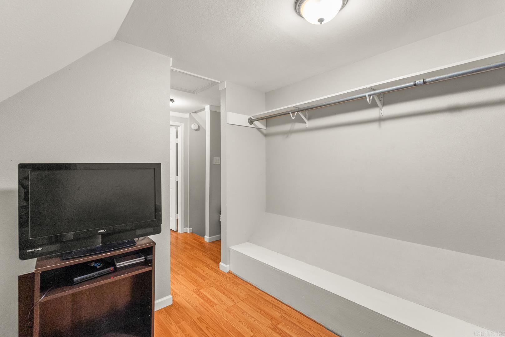 BRUSHY MOUNTAIN - Residential