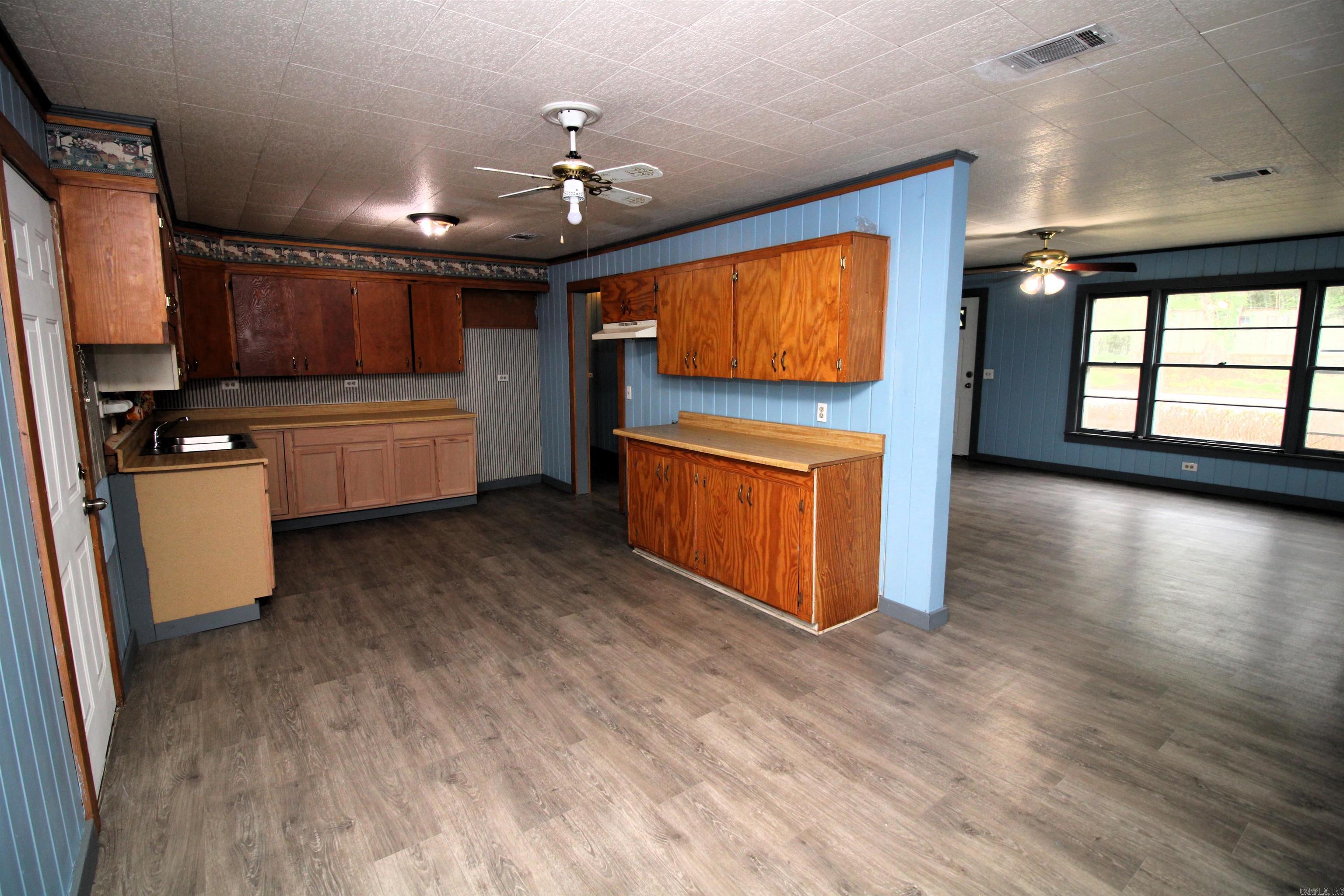 TOWN OF LEOLA - Residential