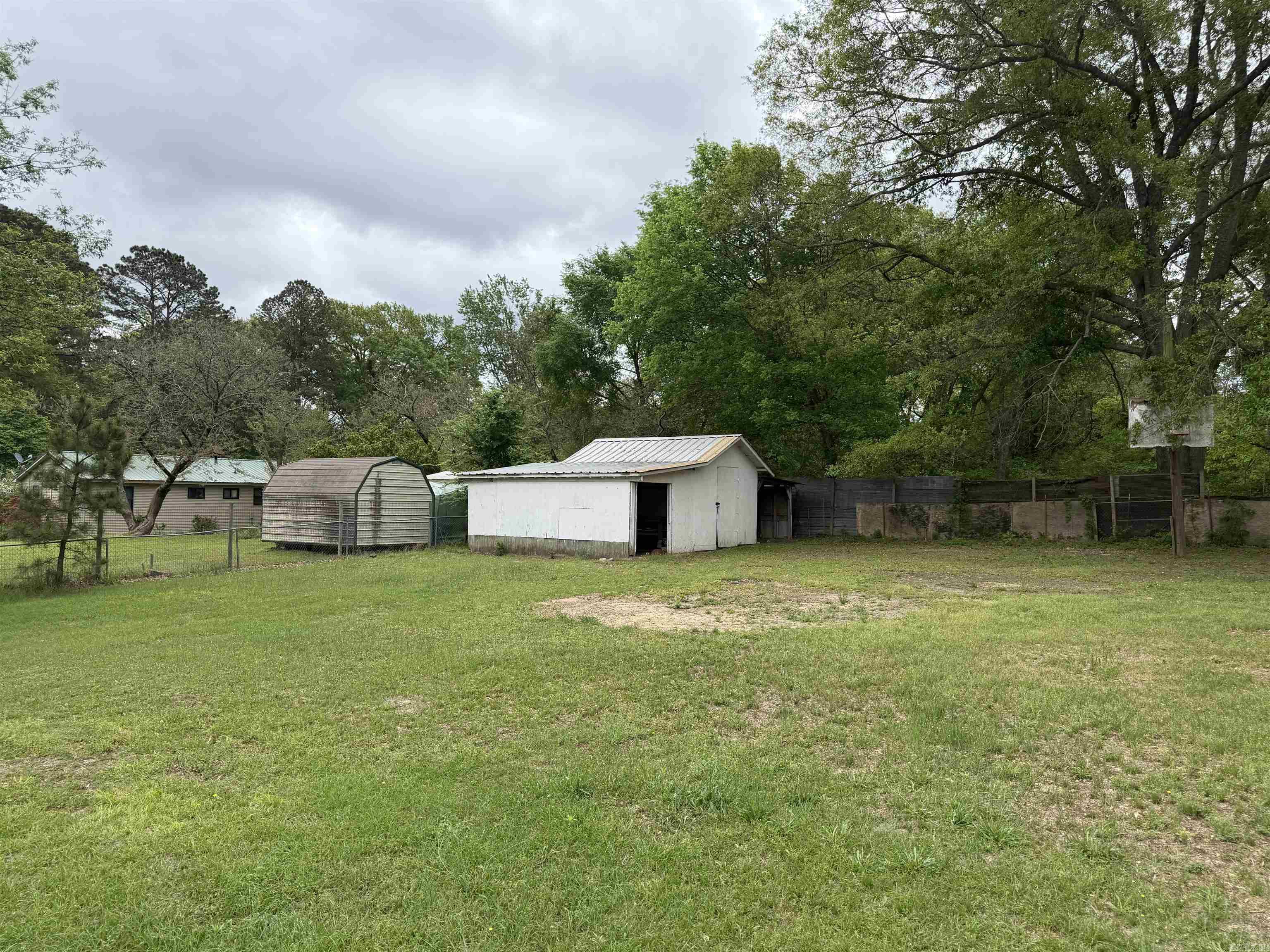 TOWN OF LEOLA - Residential