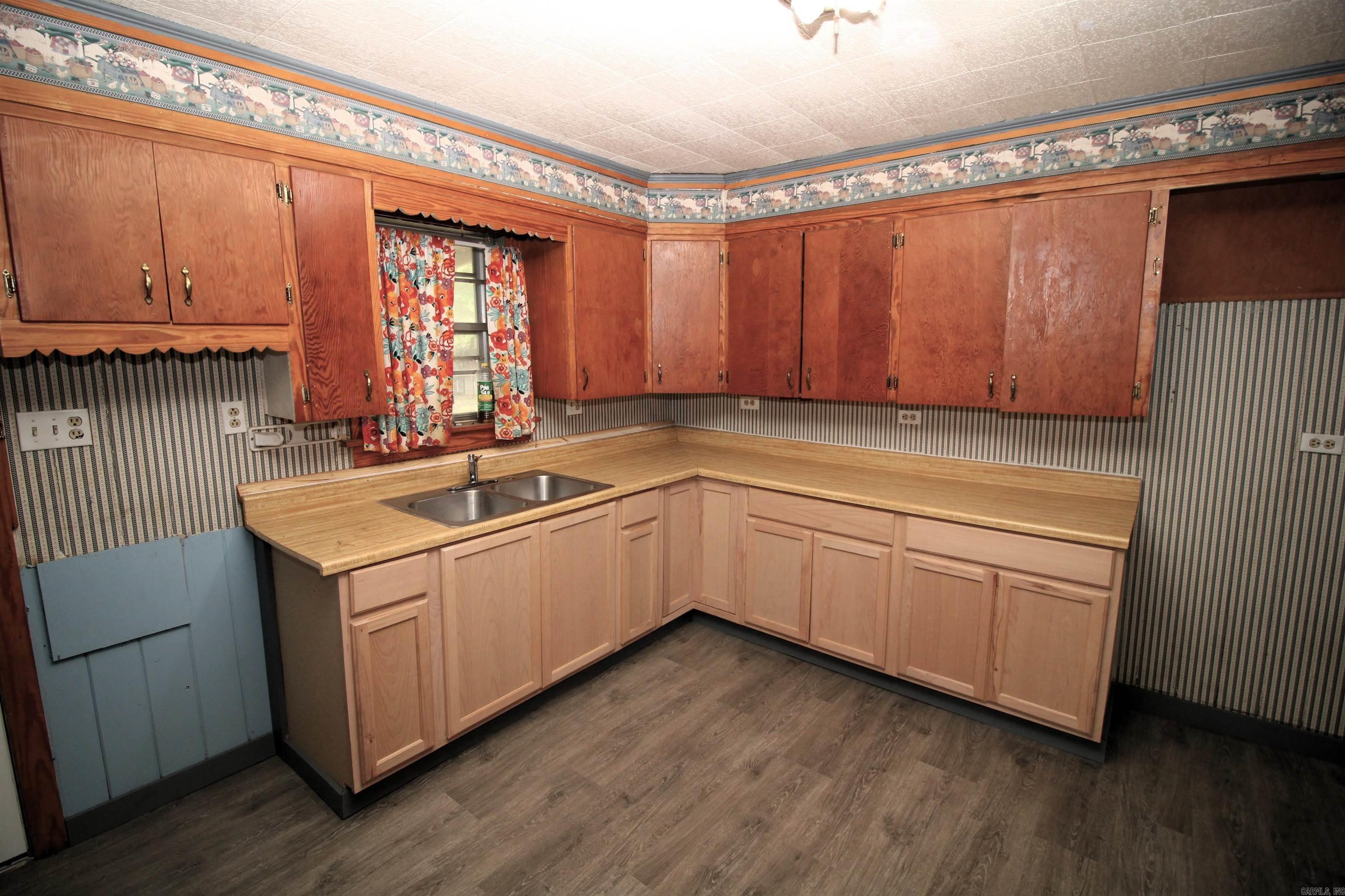 TOWN OF LEOLA - Residential