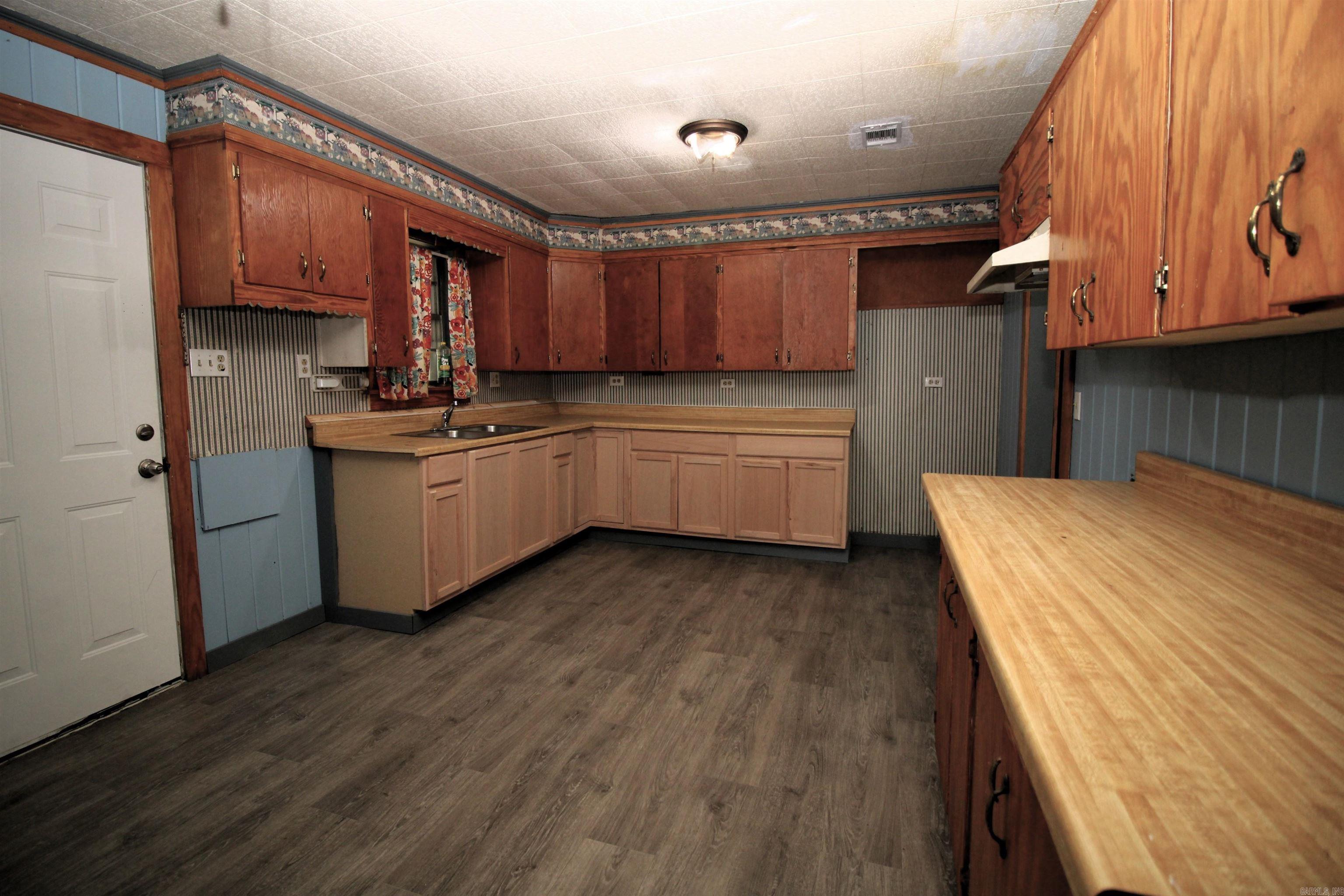 TOWN OF LEOLA - Residential