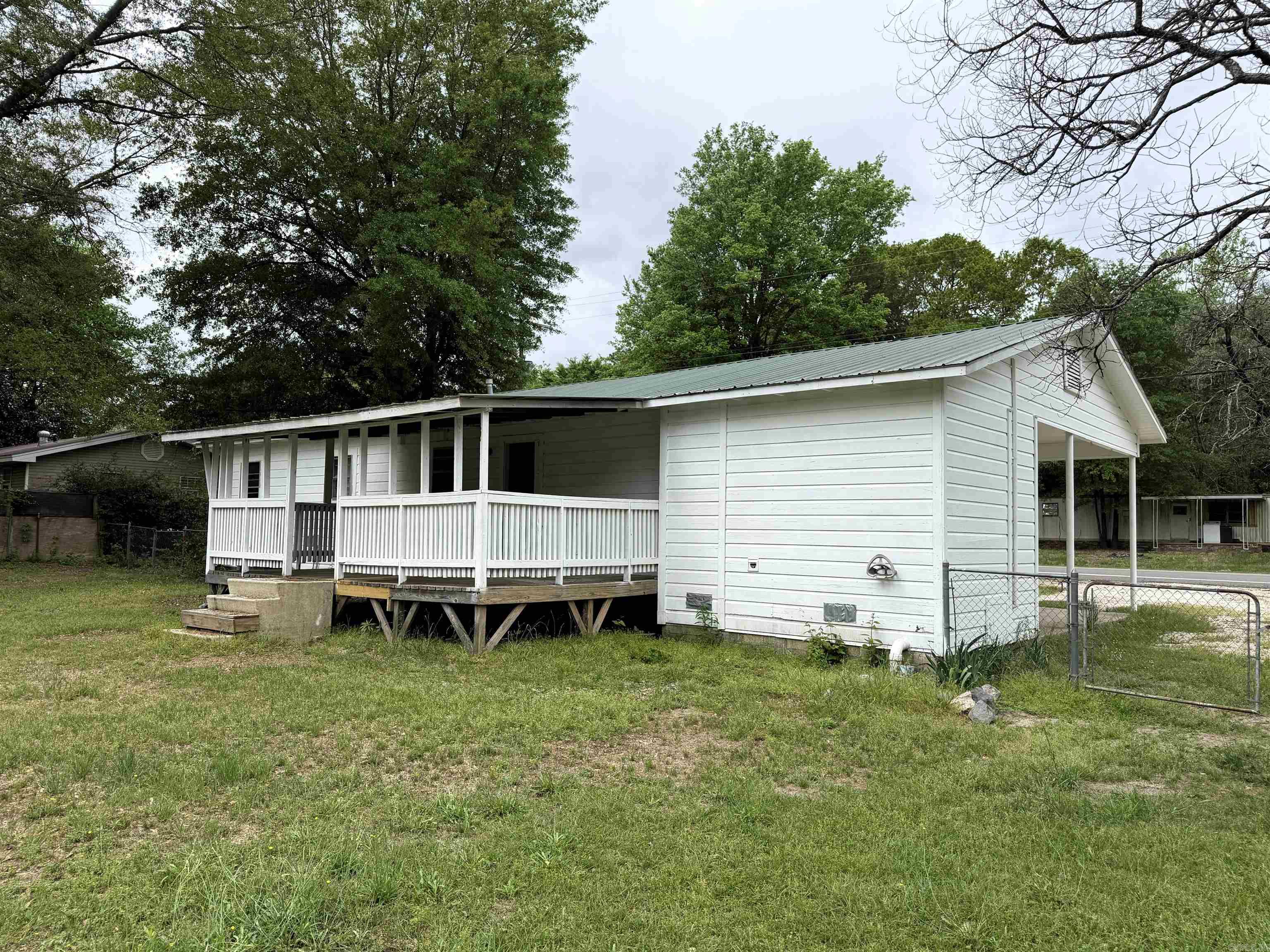 TOWN OF LEOLA - Residential