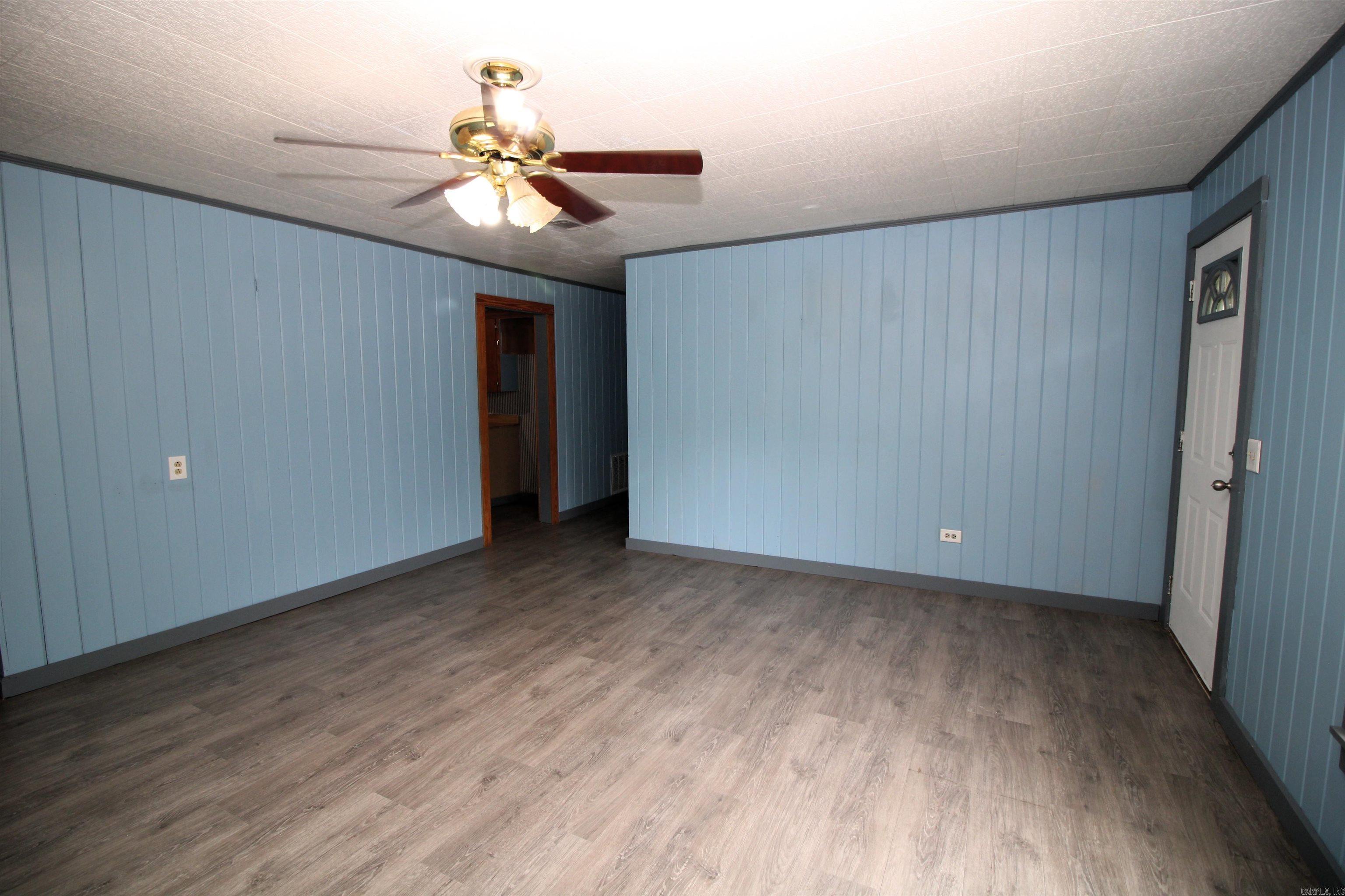 TOWN OF LEOLA - Residential