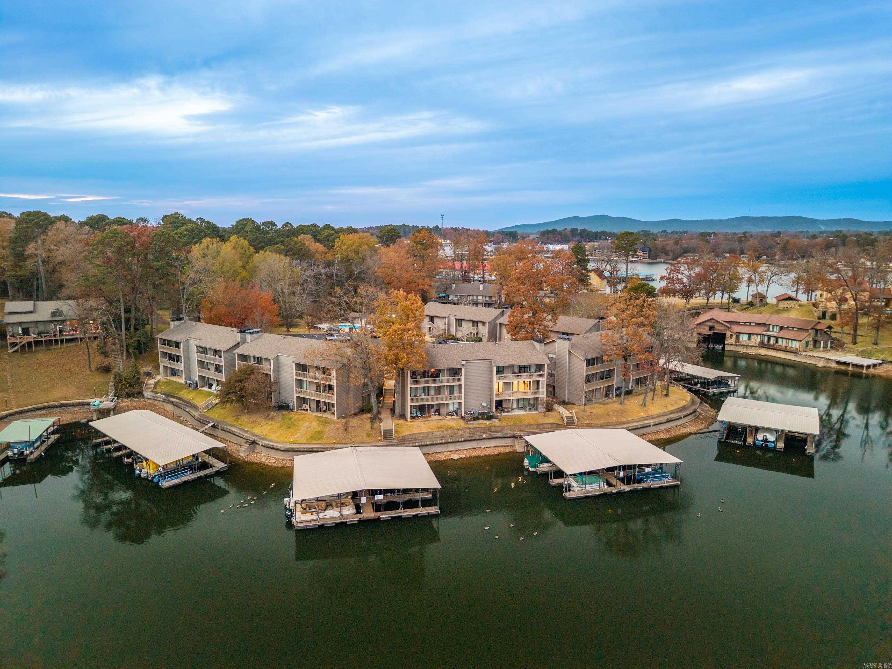 MOORINGS HPR - Residential