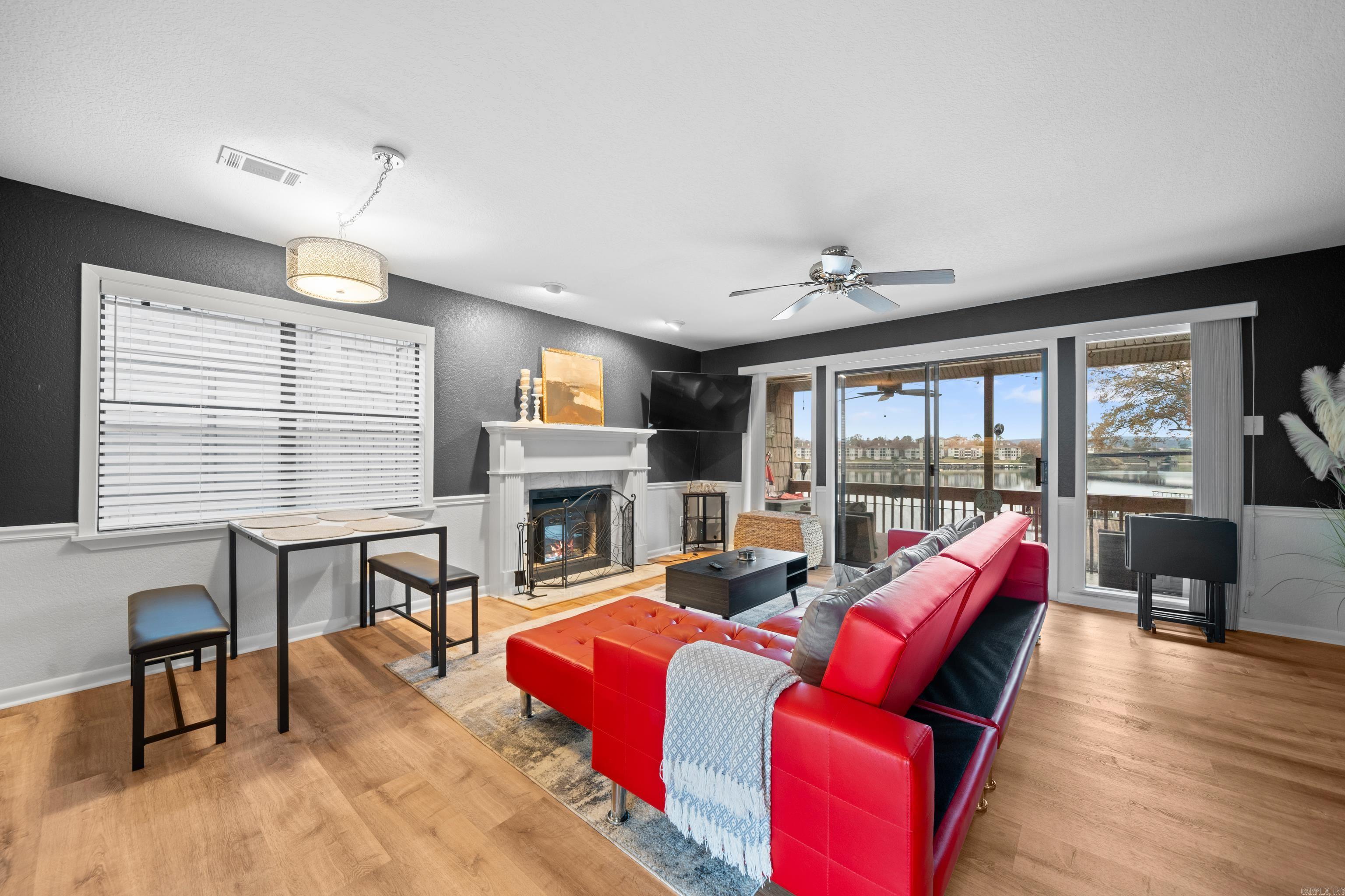 MOORINGS HPR - Residential