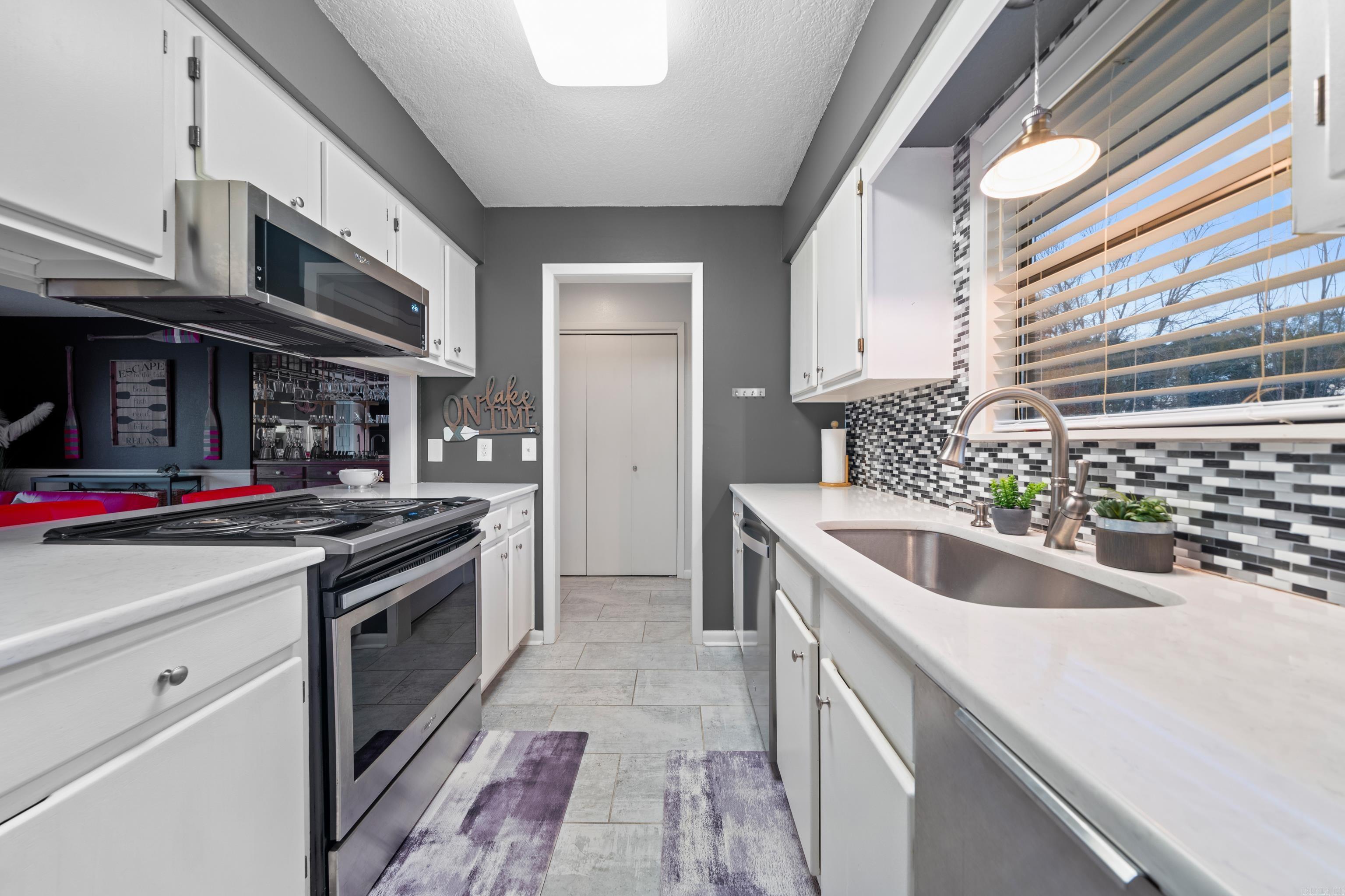 MOORINGS HPR - Residential