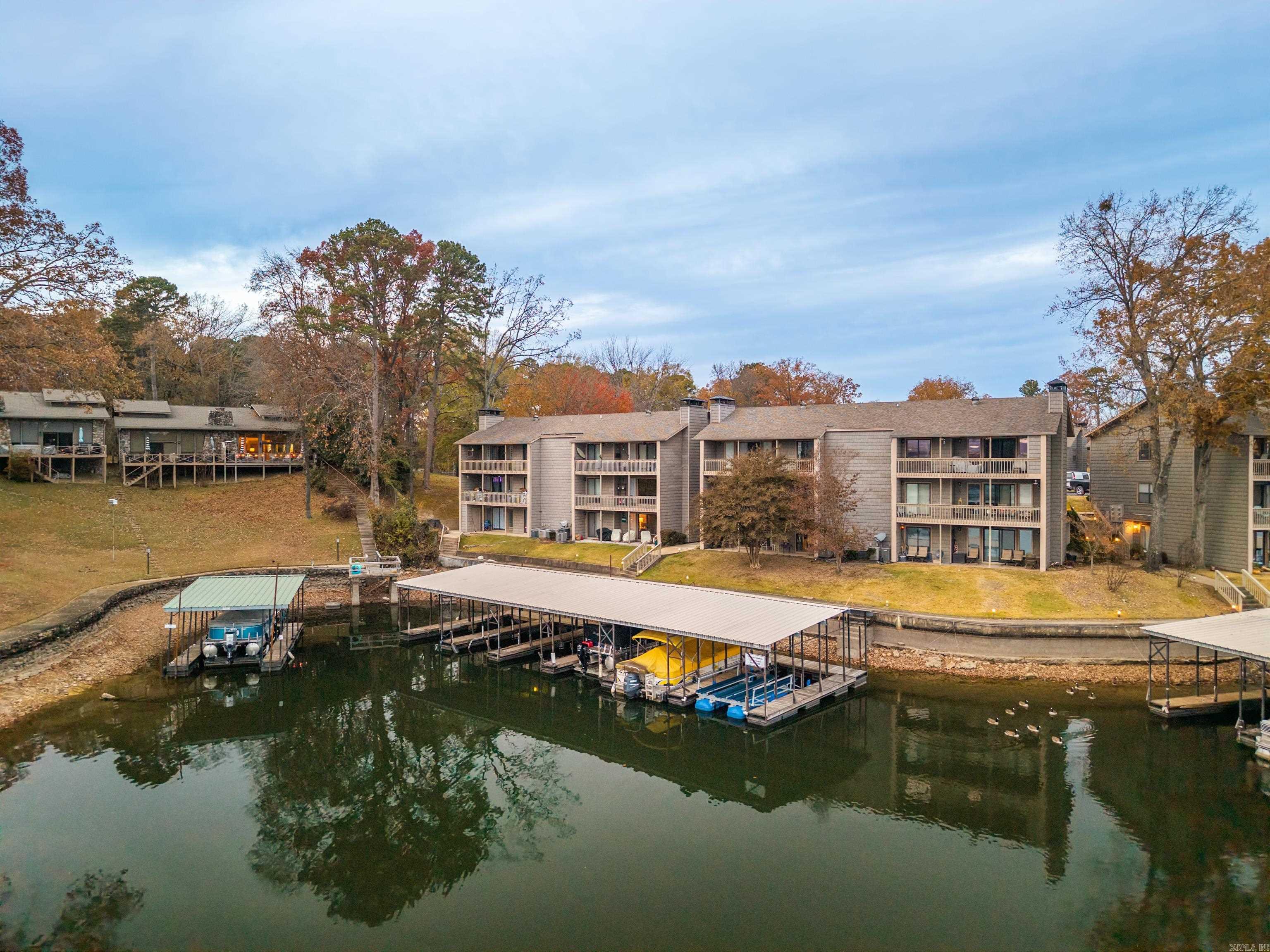 MOORINGS HPR - Residential