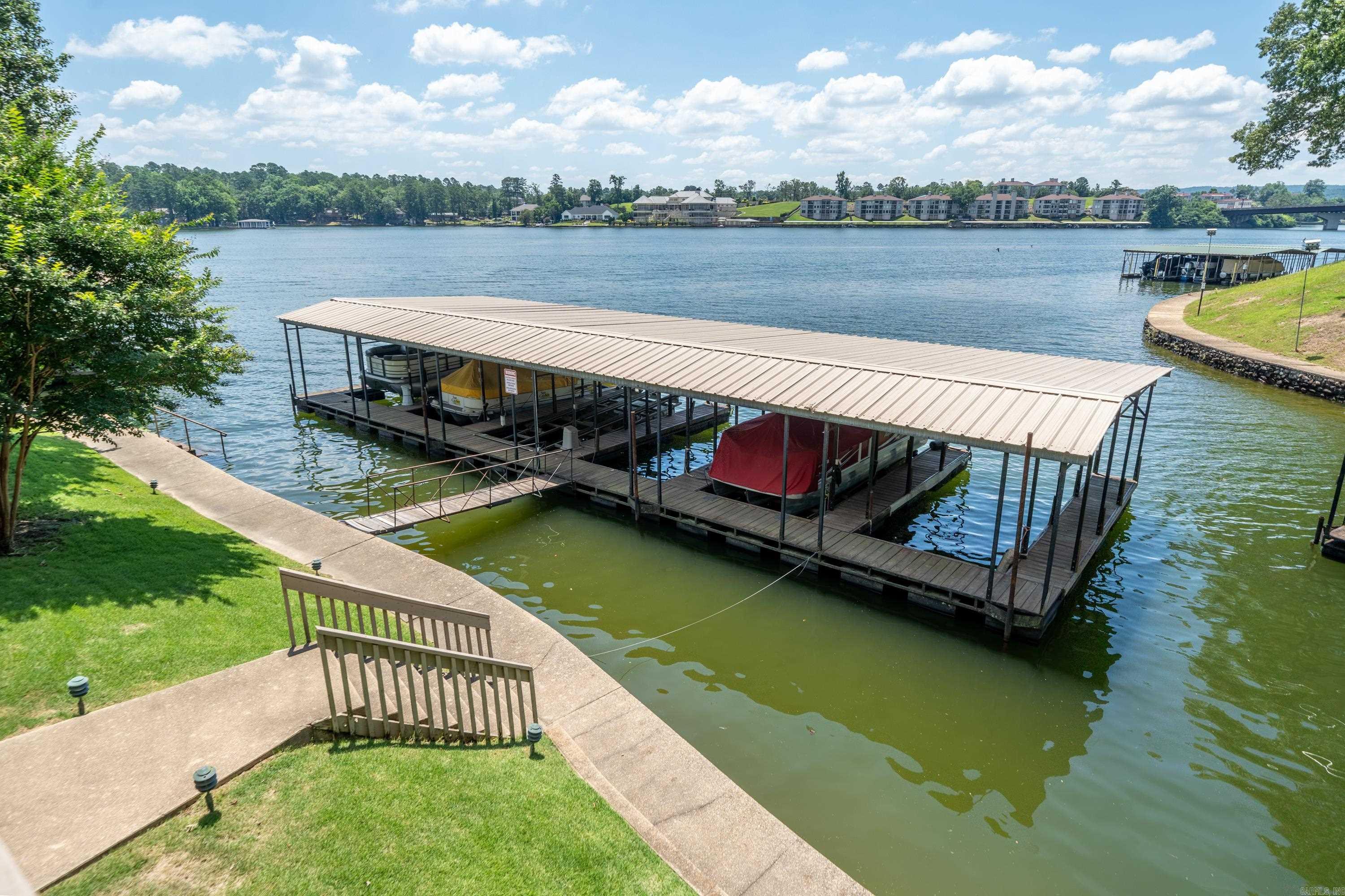 MOORINGS HPR - Residential