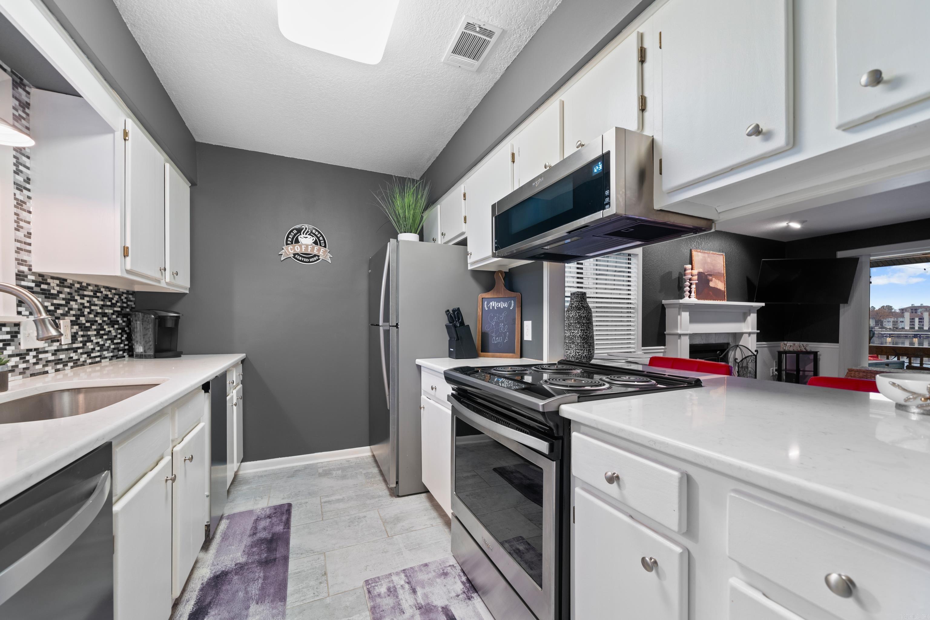 MOORINGS HPR - Residential