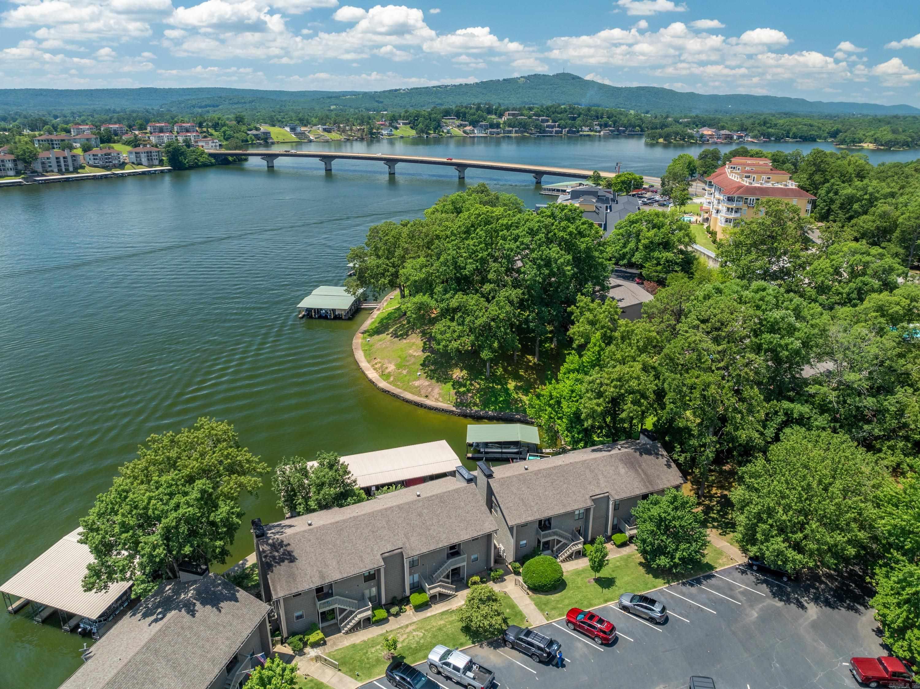 MOORINGS HPR - Residential