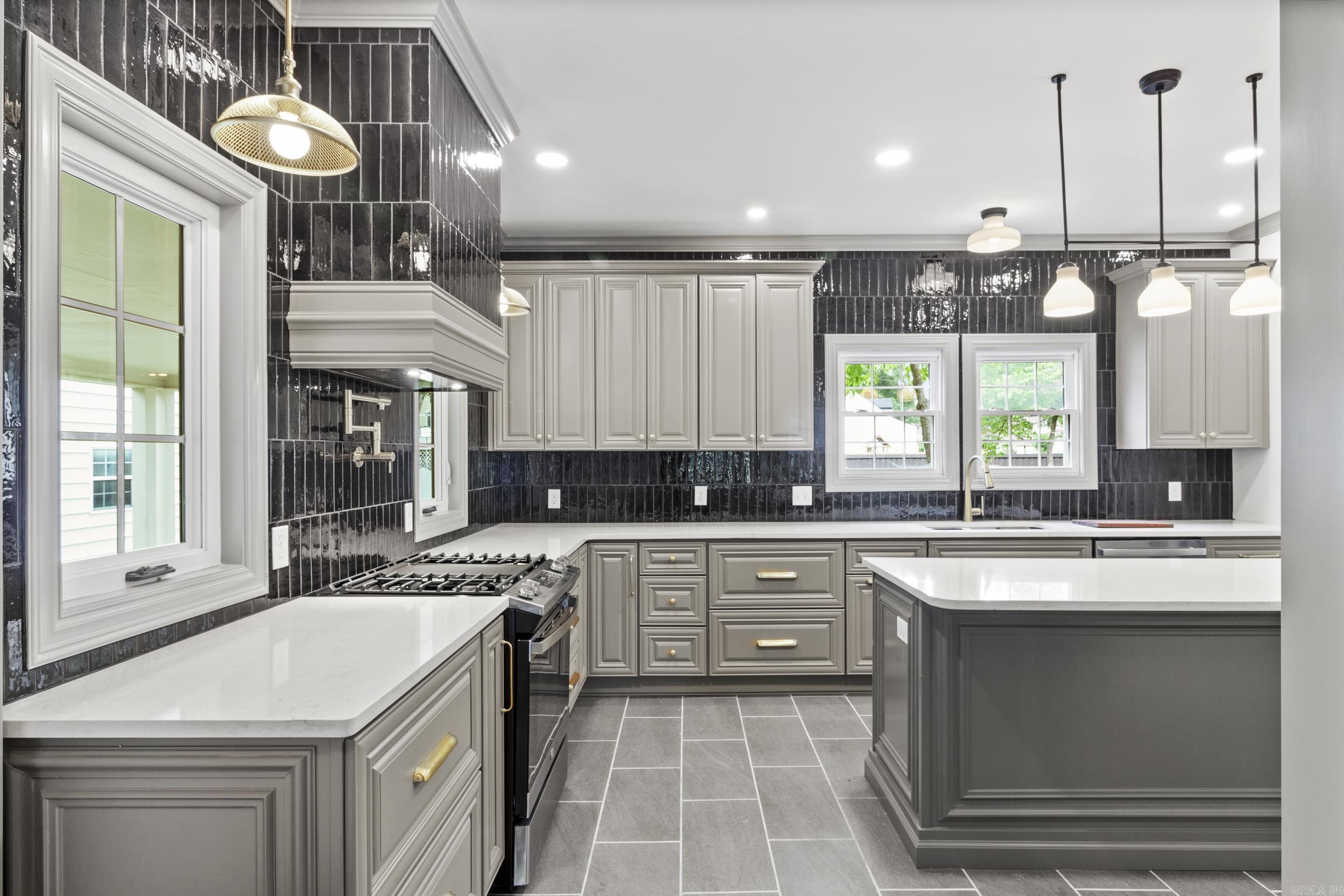 ELDRIDGE PLACE - Residential