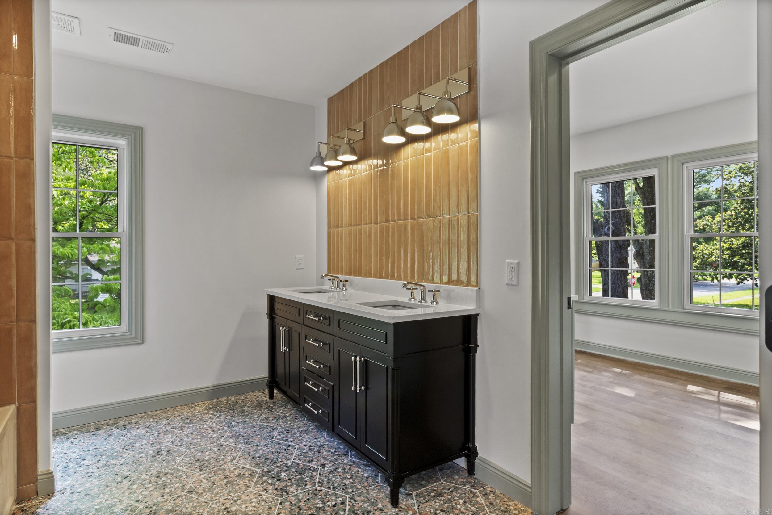 ELDRIDGE PLACE - Residential