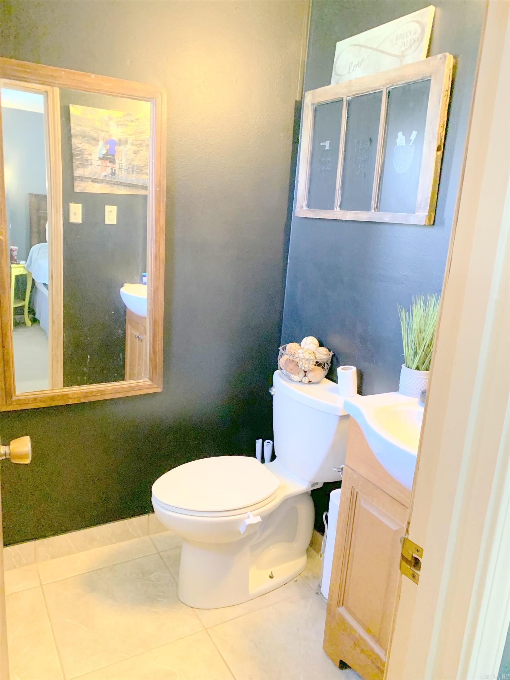 RIVER ROAD ESTATES - Residential