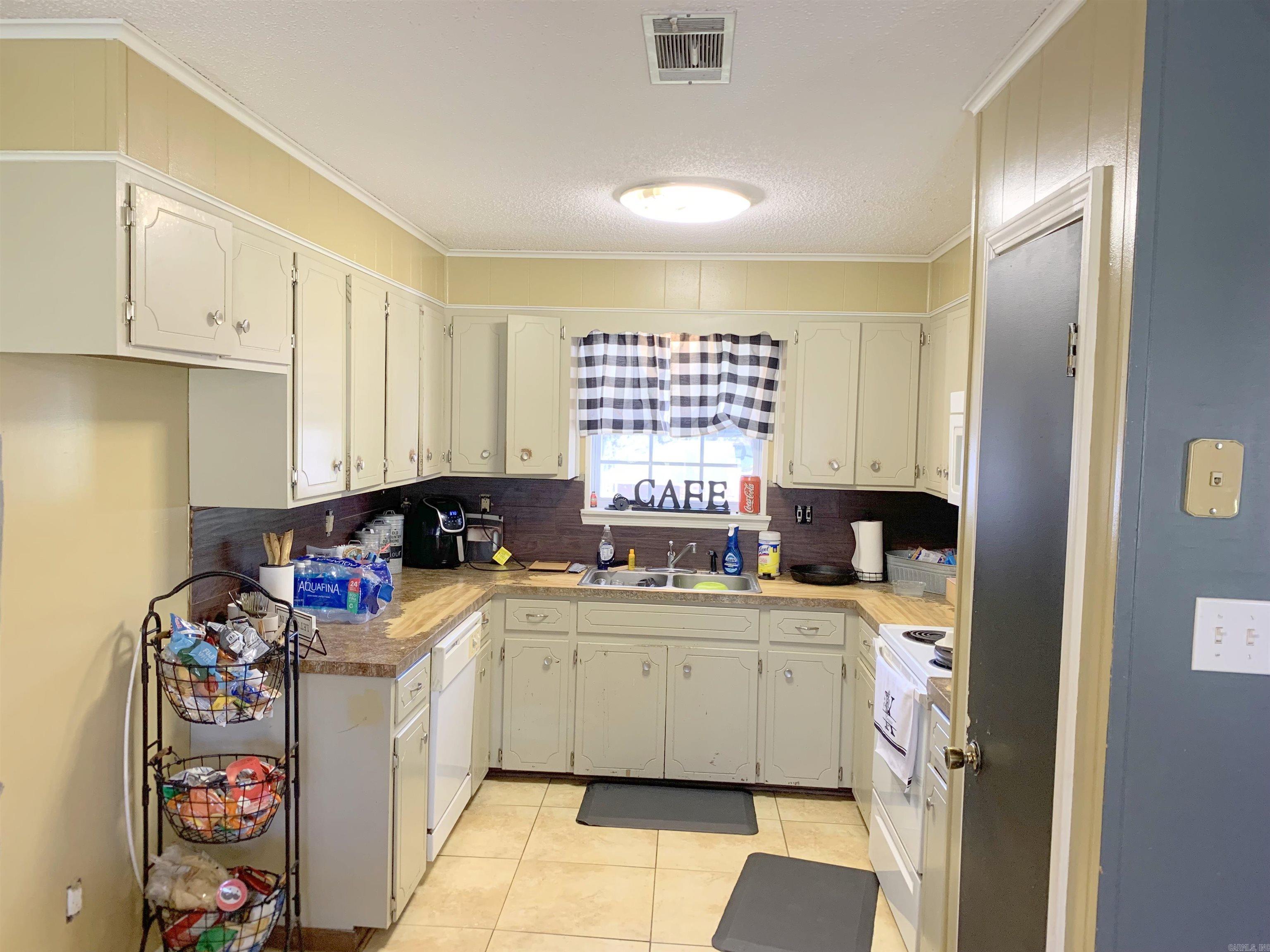 RIVER ROAD ESTATES - Residential