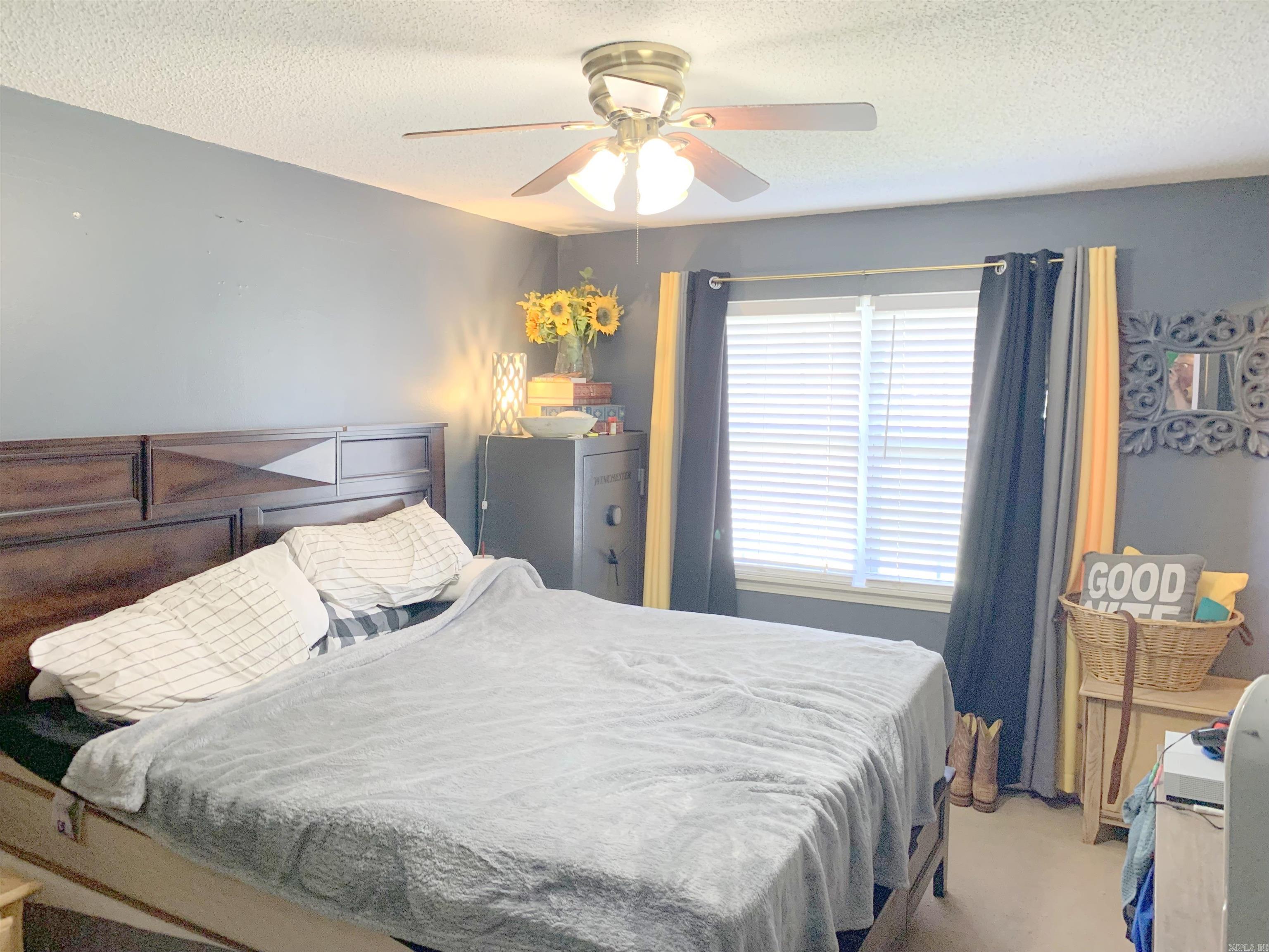 RIVER ROAD ESTATES - Residential