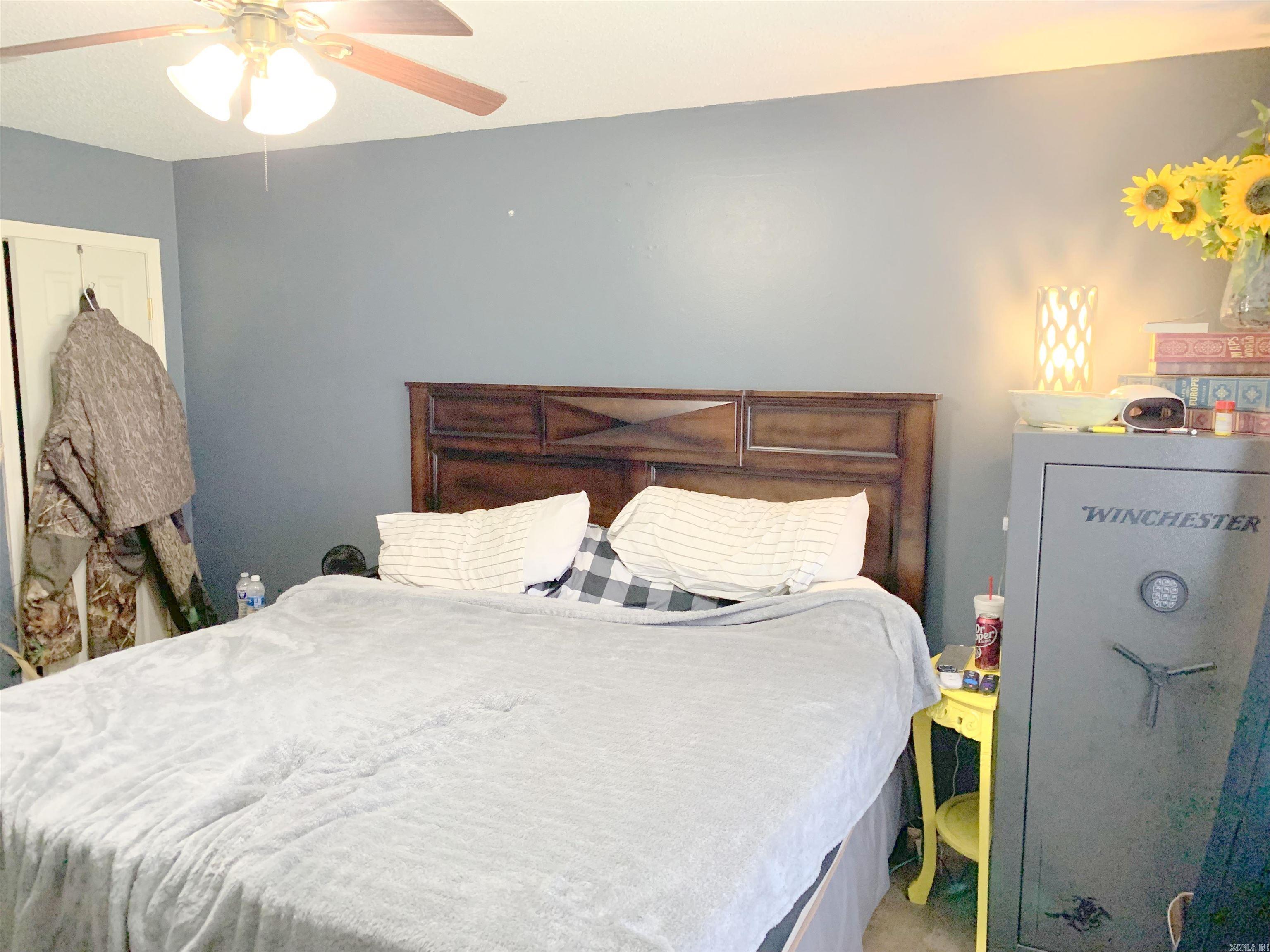 RIVER ROAD ESTATES - Residential